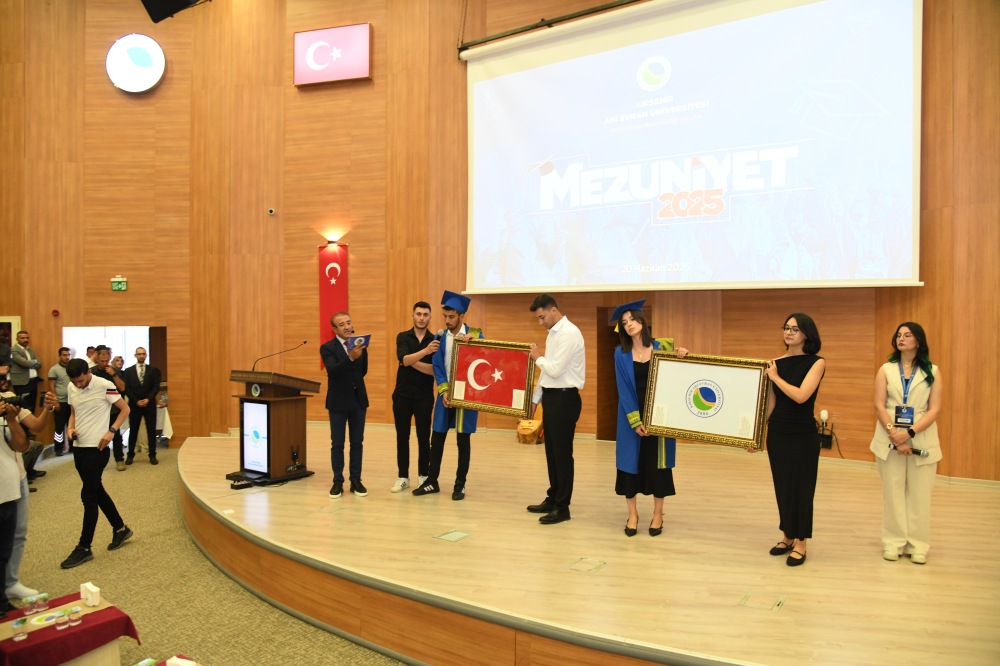 Akademik Başarı Sahneye Taşındı, Coşku Törene Yansıdı9