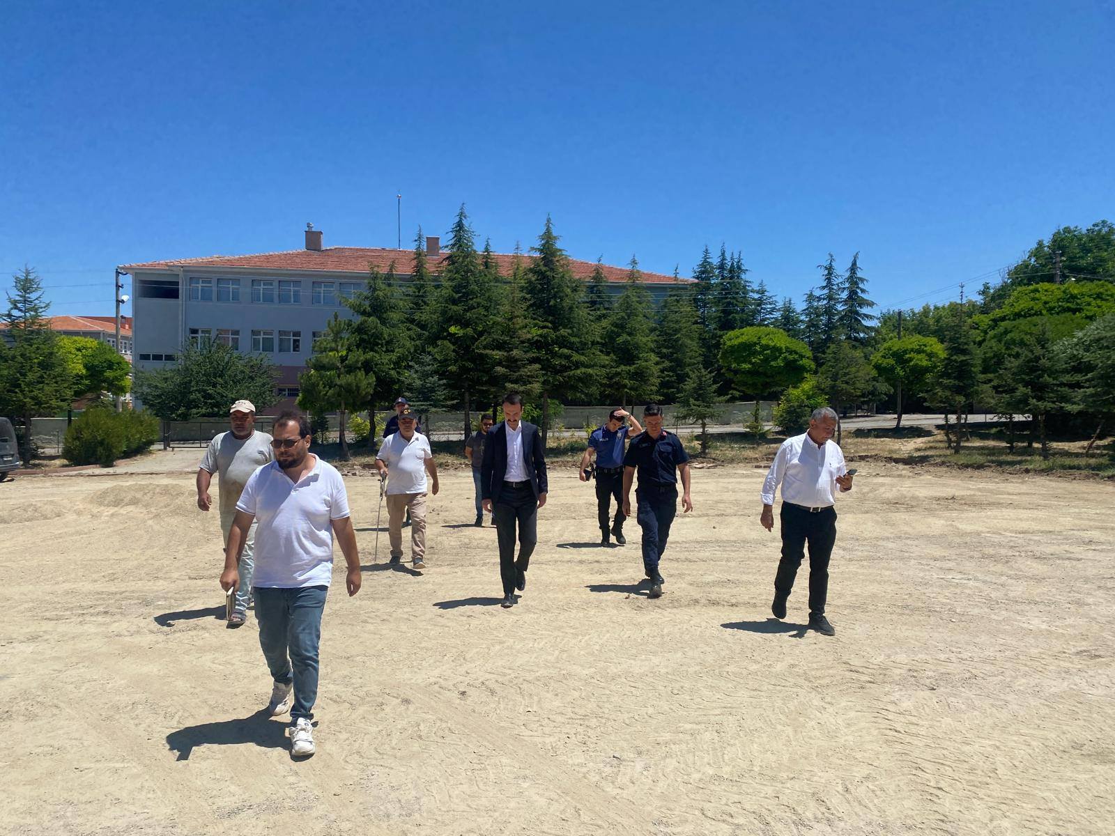 Akpınar’da Sahalar Ve Meydan Yenileniyor