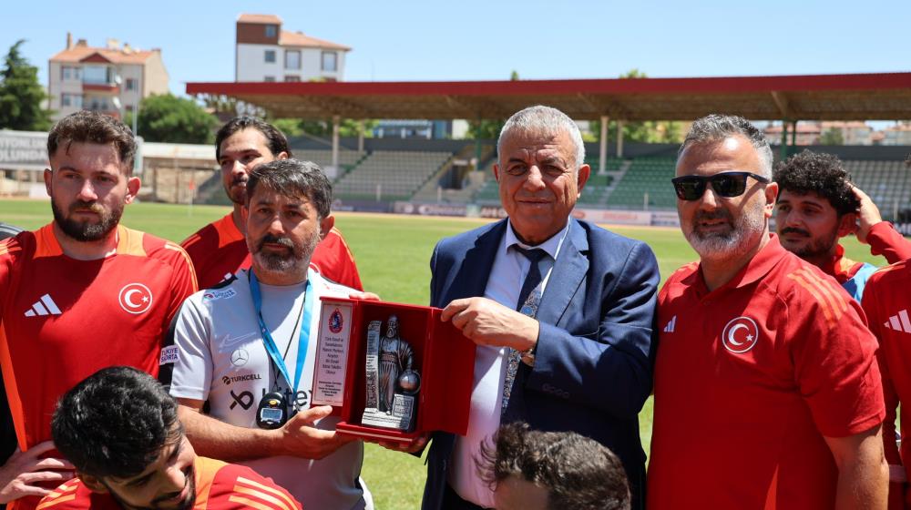 Ampute Milli Takımı, Uluslar Ligi Öncesinde Yöresel Tatlı Ikramıyla Enerji Depoladı (1)