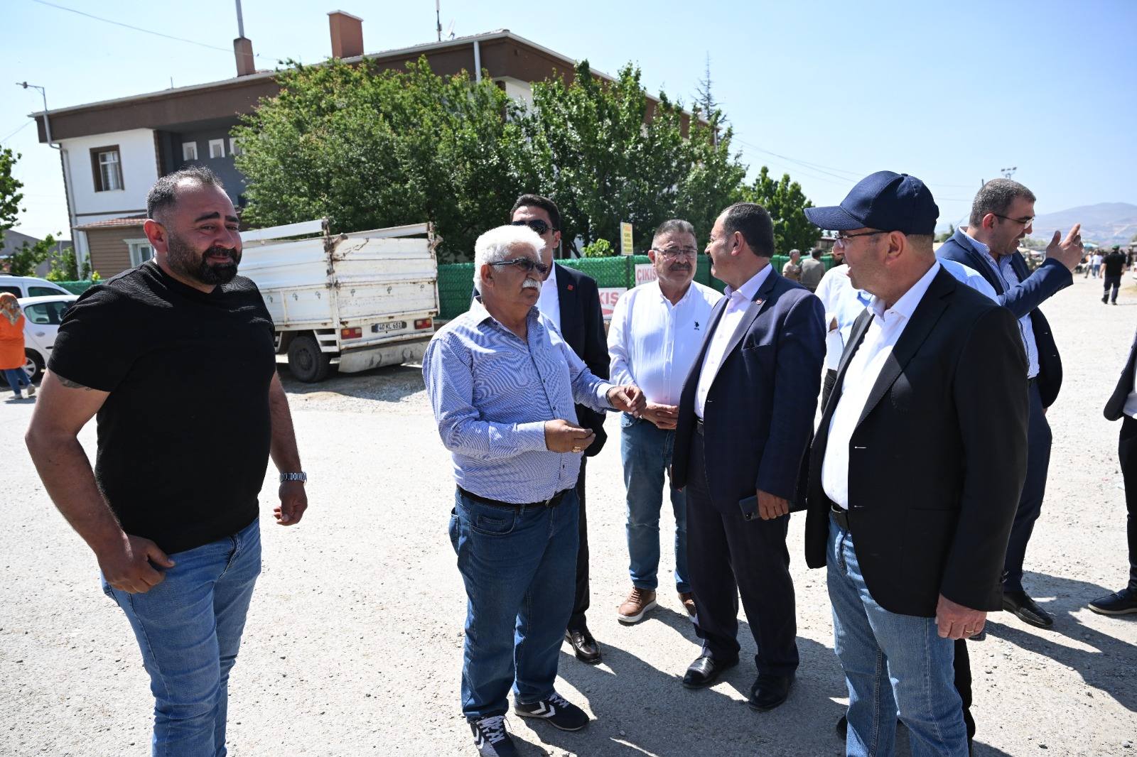 Başkan Ekicioğlu Pazarın Nabzını Tuttu 3
