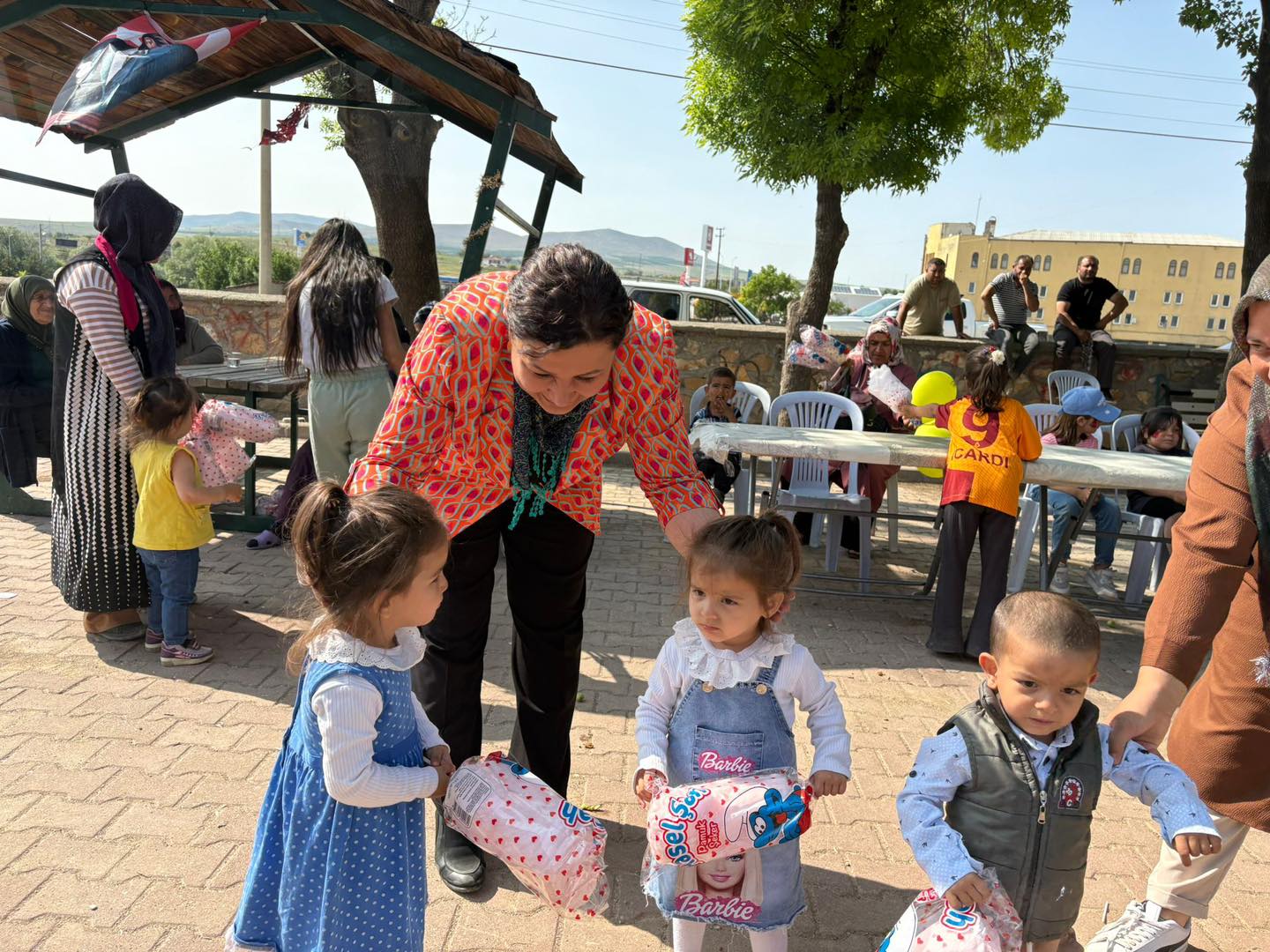 Bayram Sevinci Sokaklara Taştı, Minikler Için Renkli Etkinlik3