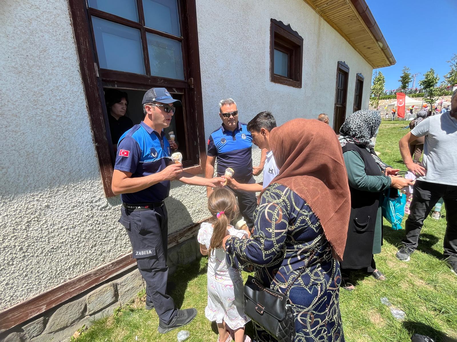 Bozkırın Ortasında Renkli Şenlik (16)