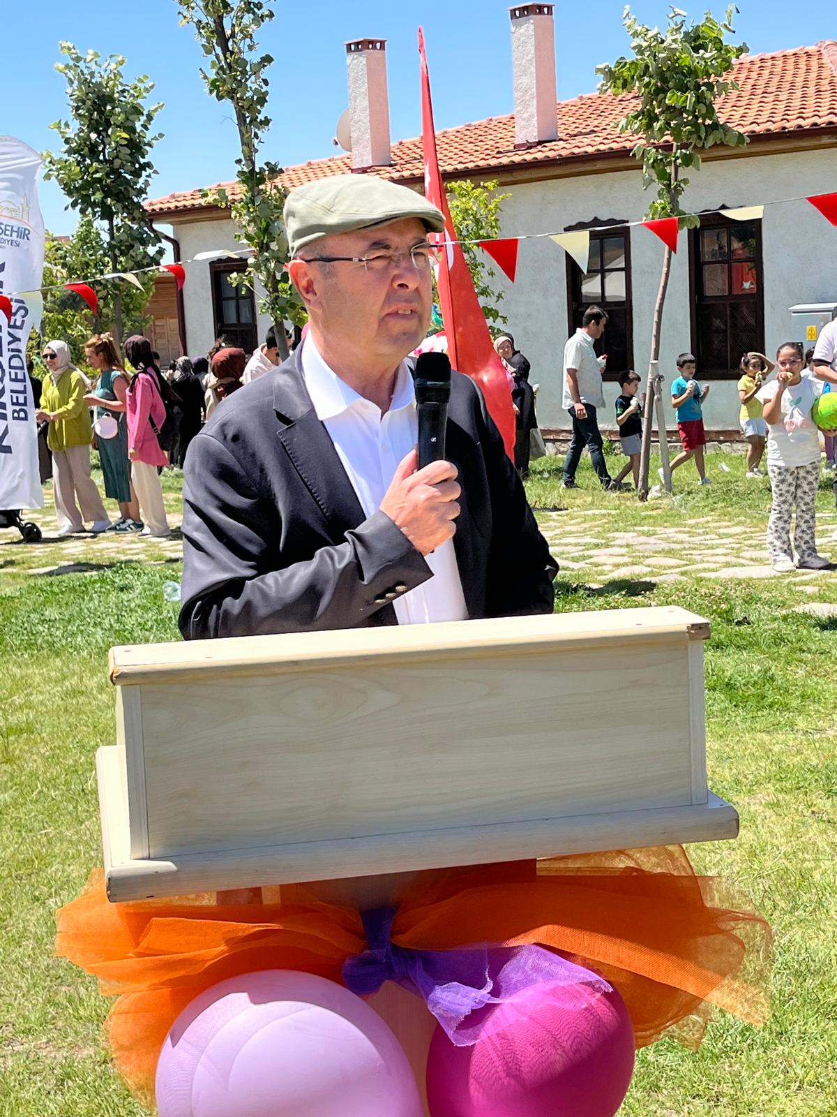Bozkırın Ortasında Renkli Şenlik (3)