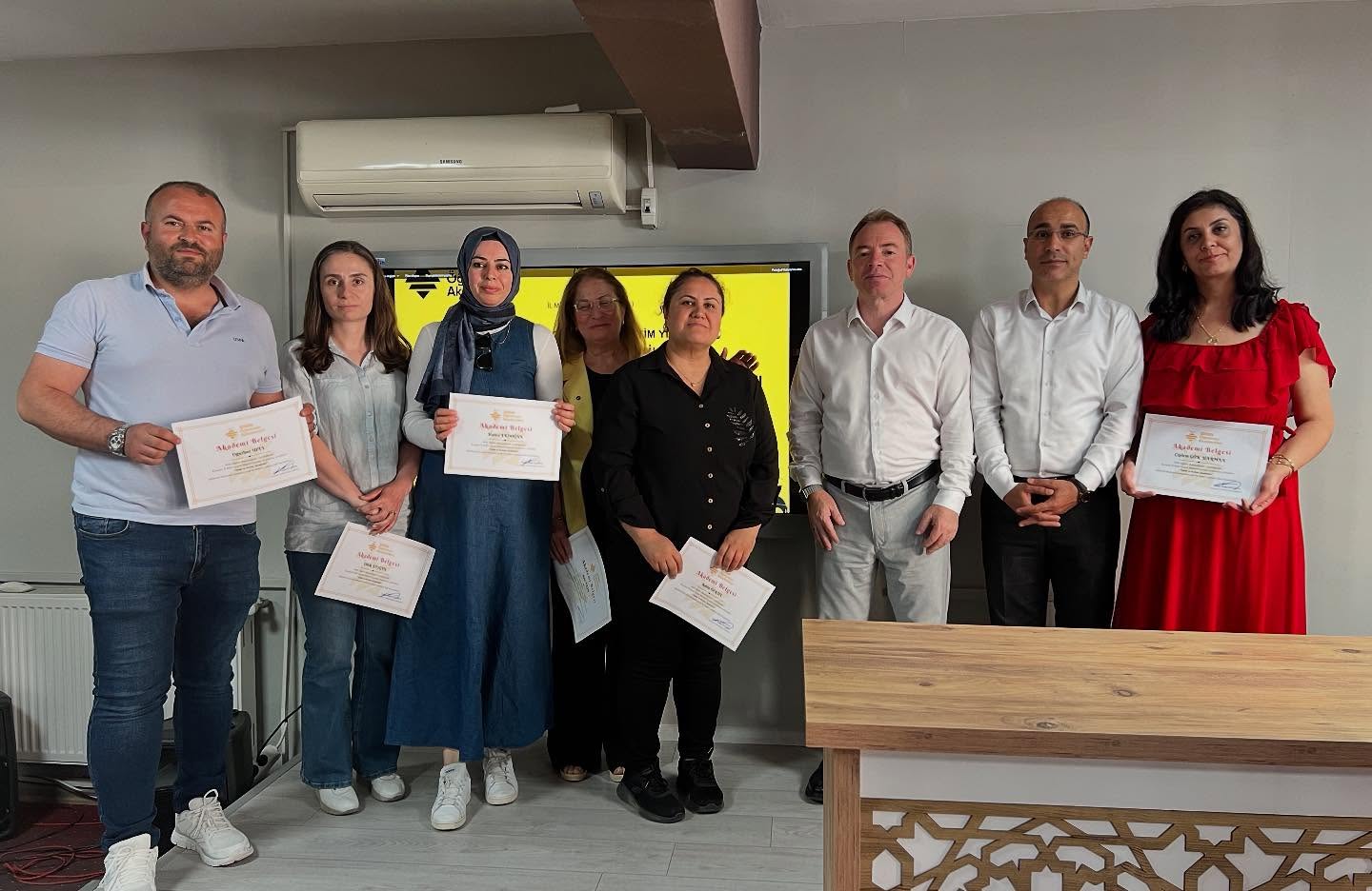 Edebiyat, Biyografi, Müzik Ve Kültür Akademileri Başarıyla Tamamlandı5