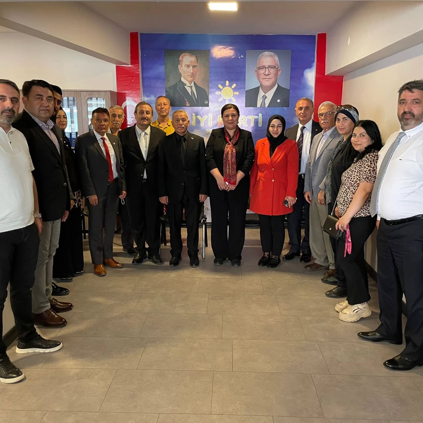Iyi Parti (2)