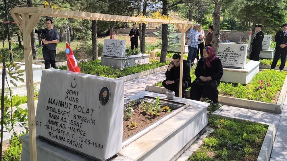 Kırşehir’de Şehitlikte Duygusal Anlar1