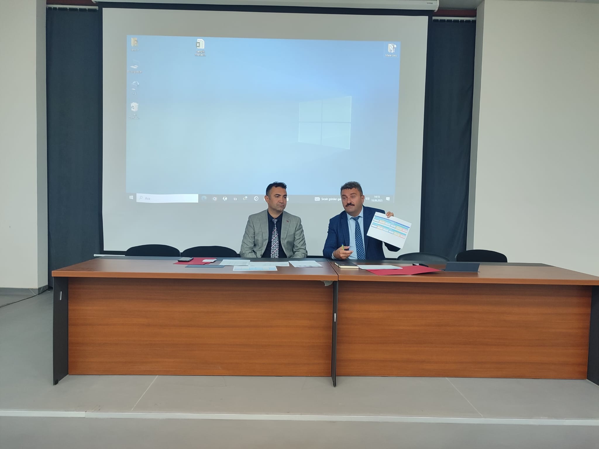 Projeler Gözden Geçirildi, Gençlik Için Yeni Adımlar Konuşuldu1