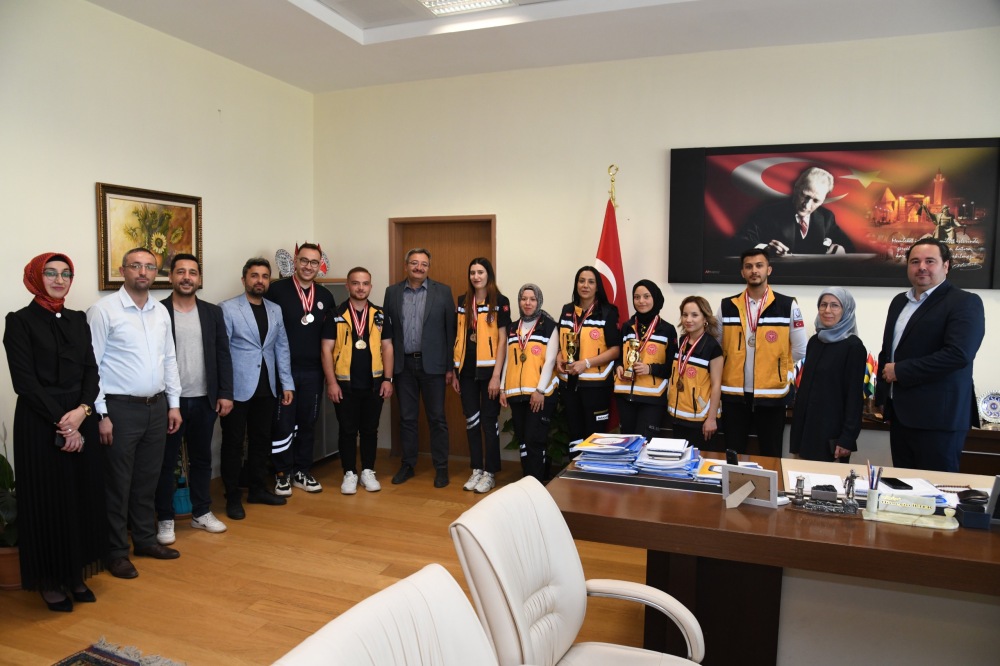 Rektör Karahocagil, Başarılı Öğrencileri Ağırladı4