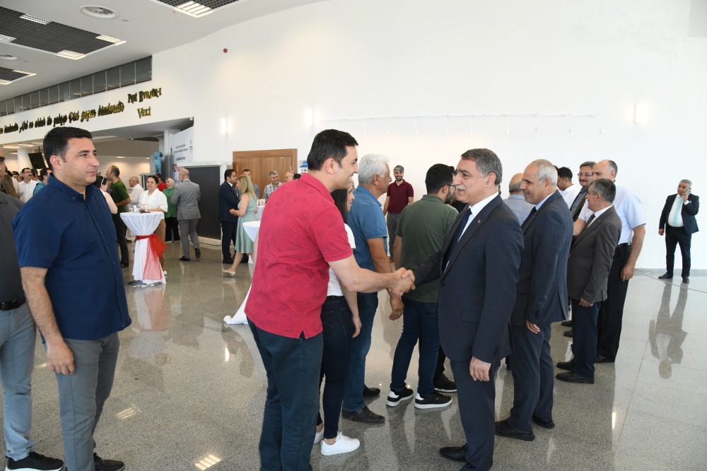 Rektör Karahocagil, Personelle Bayramlaştı