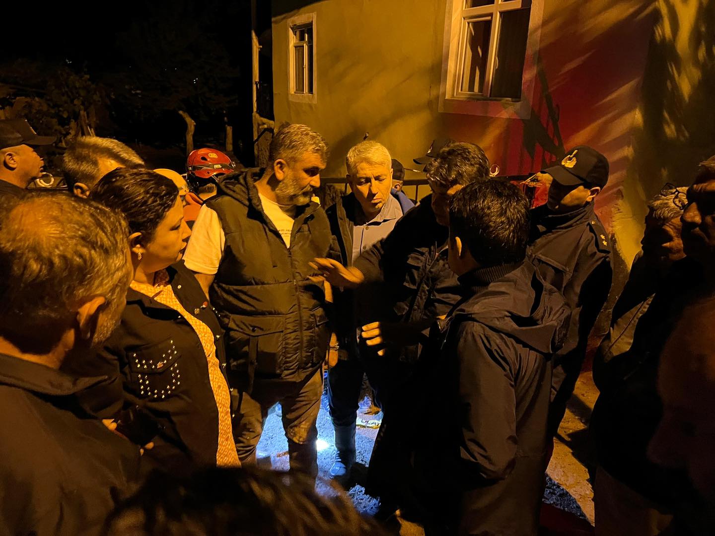 Ünsal, Selin Vurduğu Toklumen Köyü’nde Incelemelerde Bulundu1