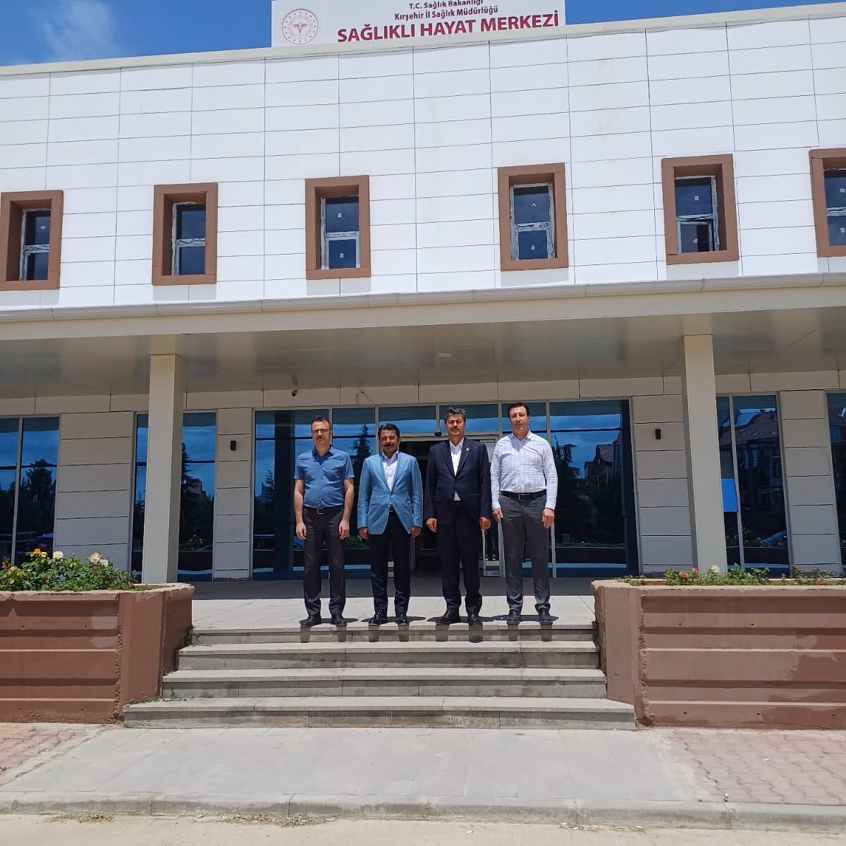 Vali Ve Vekilden Sağlık Merkezine Yakın Takip