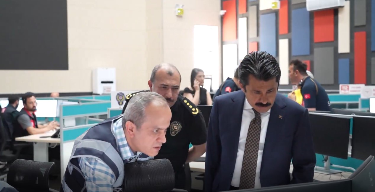 Yüksek Teknolojiyle Donatılmış Kriz Merkezi Hizmete Açıldı (6)
