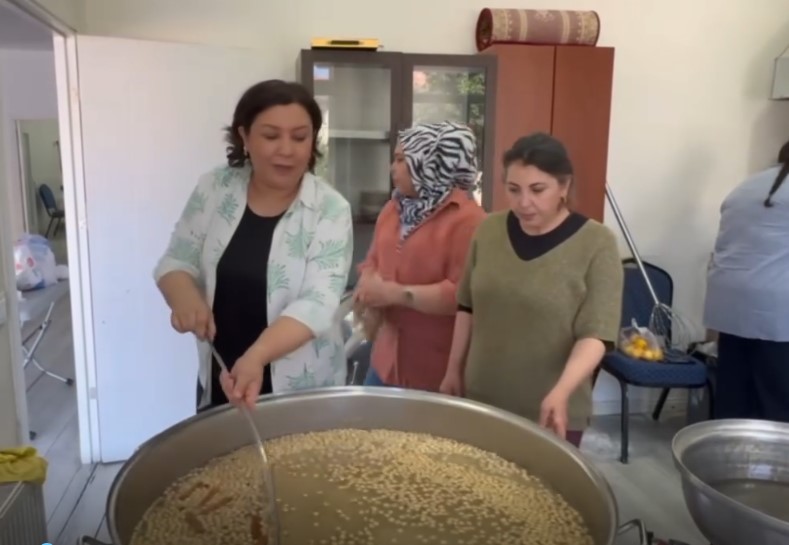Ak Parti’den Aşure Ikramı Ve İl Danışma Toplantısı (1)