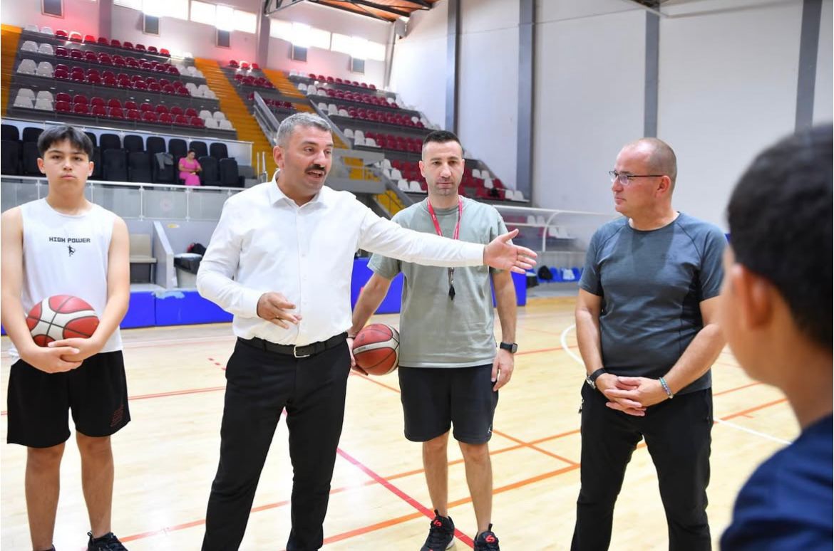Çakmakçı, Yıldız Sporcularla Sahada Buluştu (1)