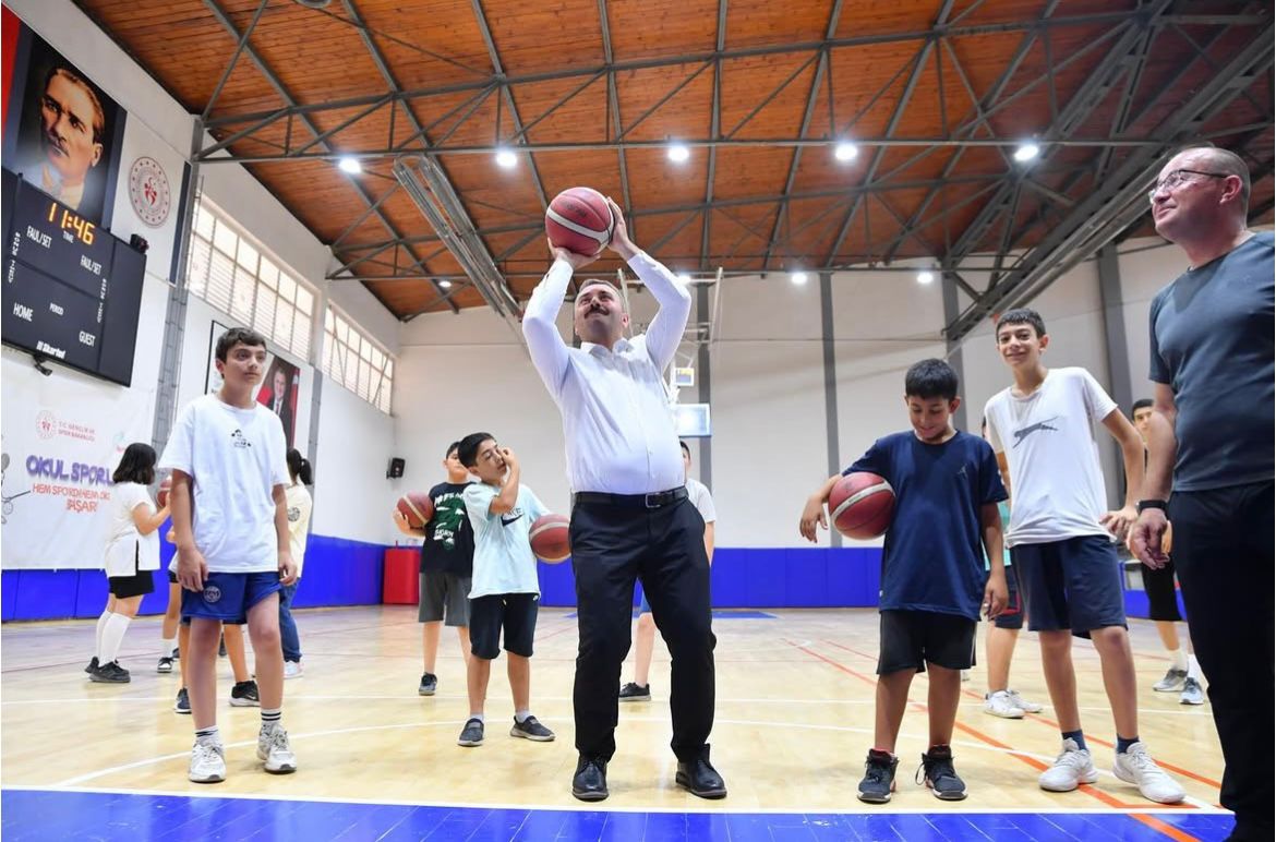 Çakmakçı, Yıldız Sporcularla Sahada Buluştu (4)