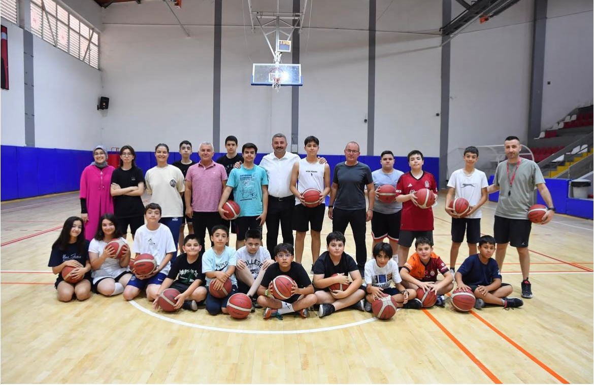 Çakmakçı, Yıldız Sporcularla Sahada Buluştu (7)