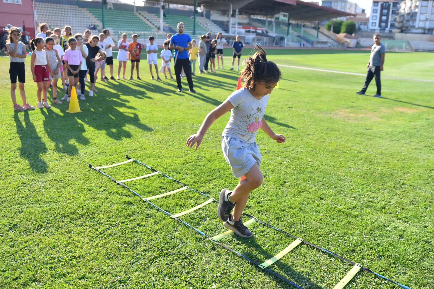 Çakmakçı’dan Atletizm Sporcularına Moral Desteği3