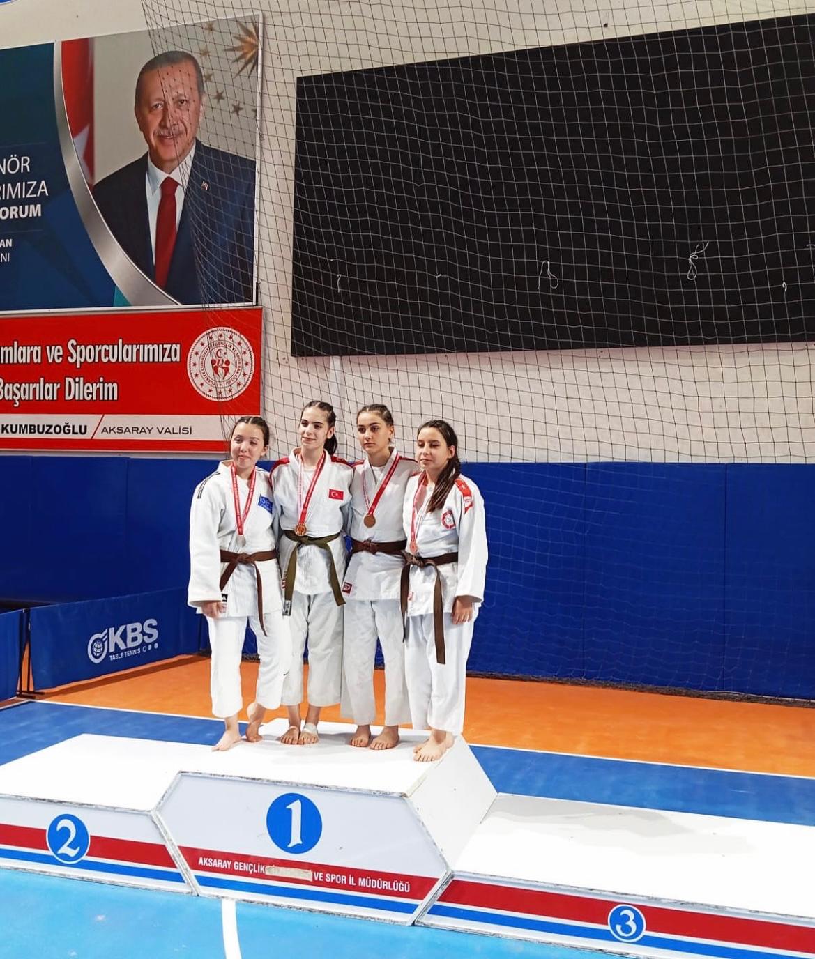 Judo Takımı 8 Madalya Kazandı, Türkiye Finallerine Yükseldi (3)