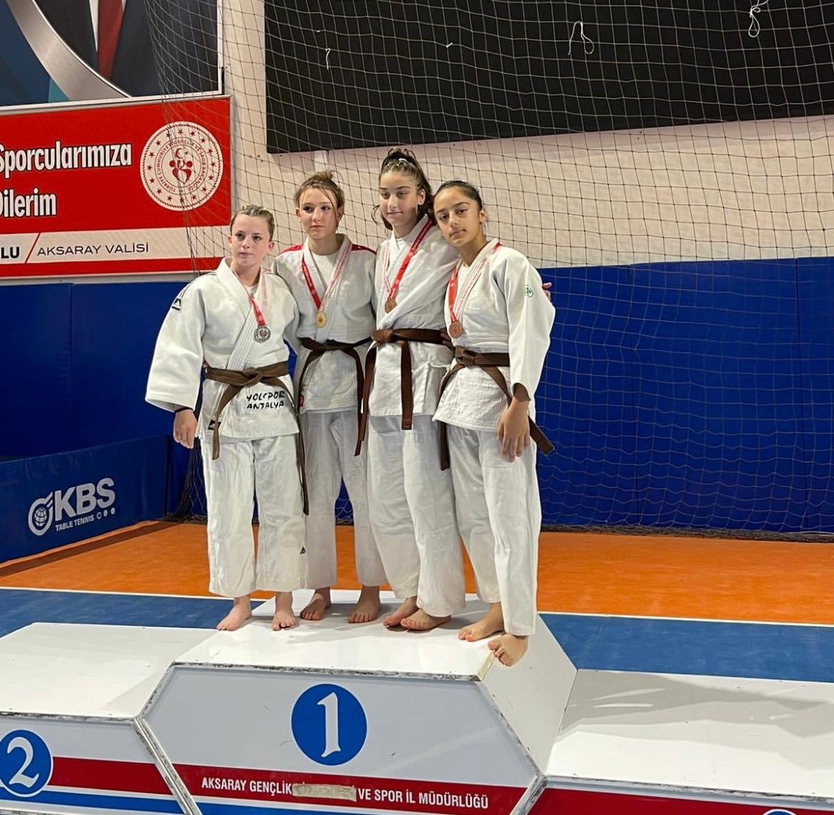 Judo Takımı 8 Madalya Kazandı, Türkiye Finallerine Yükseldi (5)