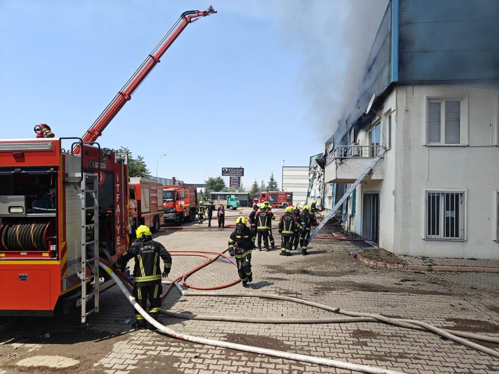 Kayseri’de Mobilya Fabrikası Yangını4