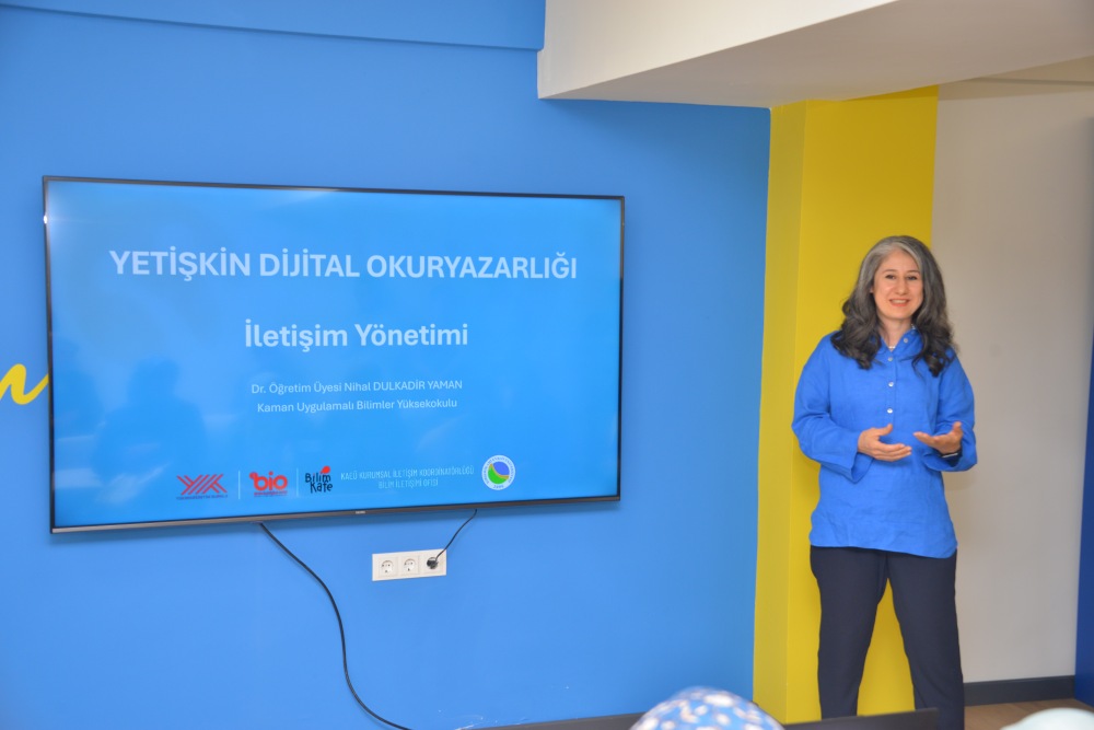 Kırşehir Huzurevinde Yaşlılara Dijital Yaşam Rehberliği1