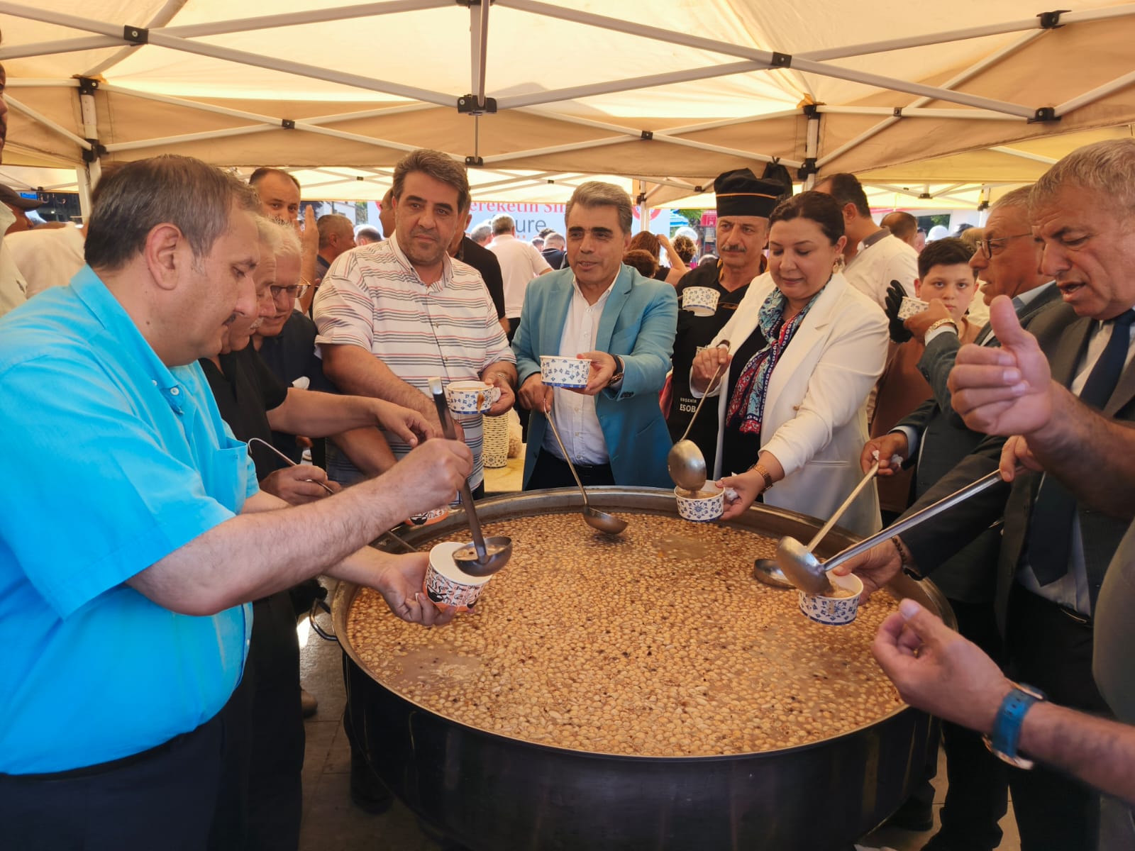 Kırşehir'de 7 Bin 500 Kişiye Aşure Dağıtıldı 2