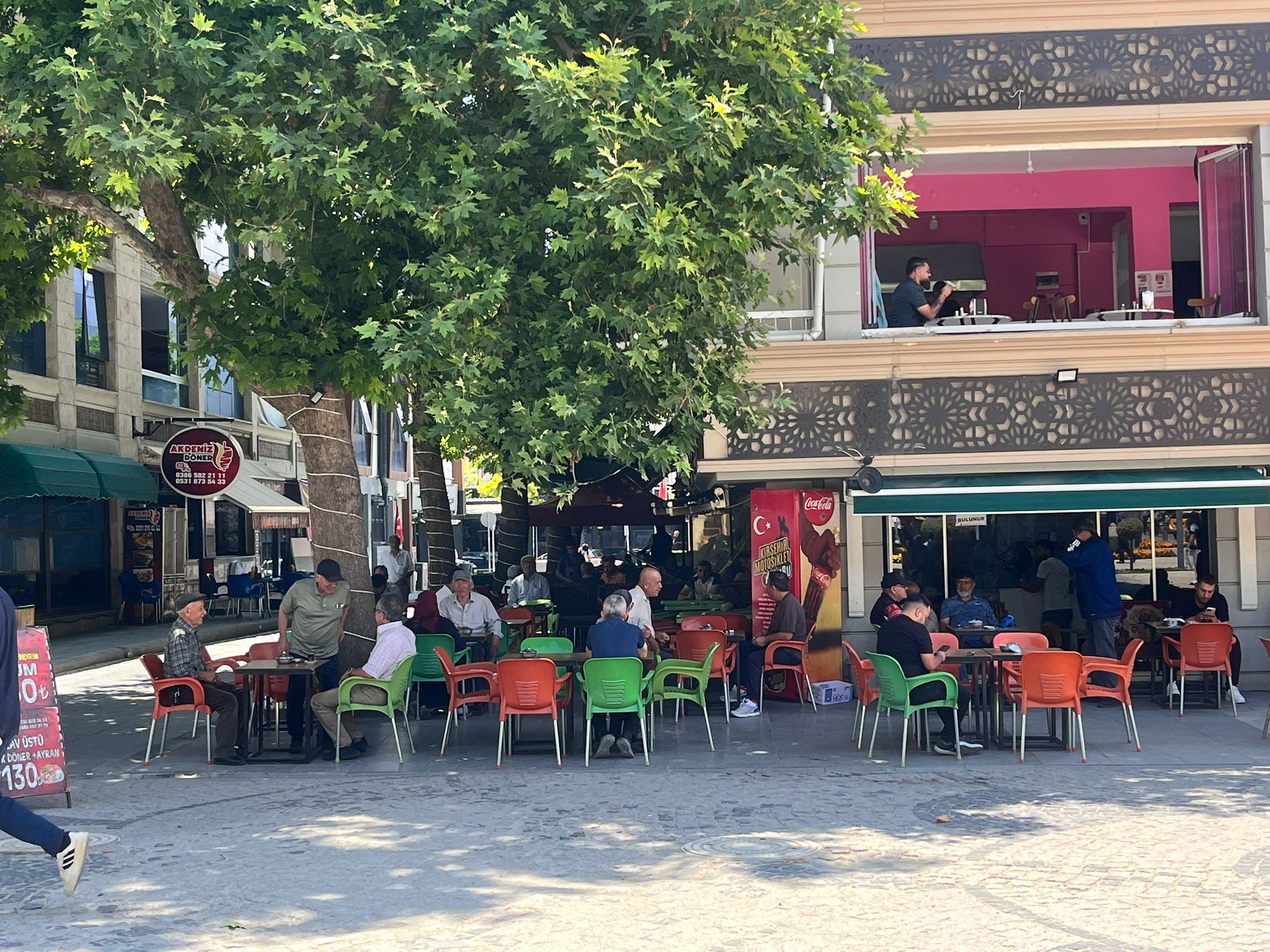 Kırşehir’de Parklar Emeklilerin Yeni Buluşma Noktası Oldu