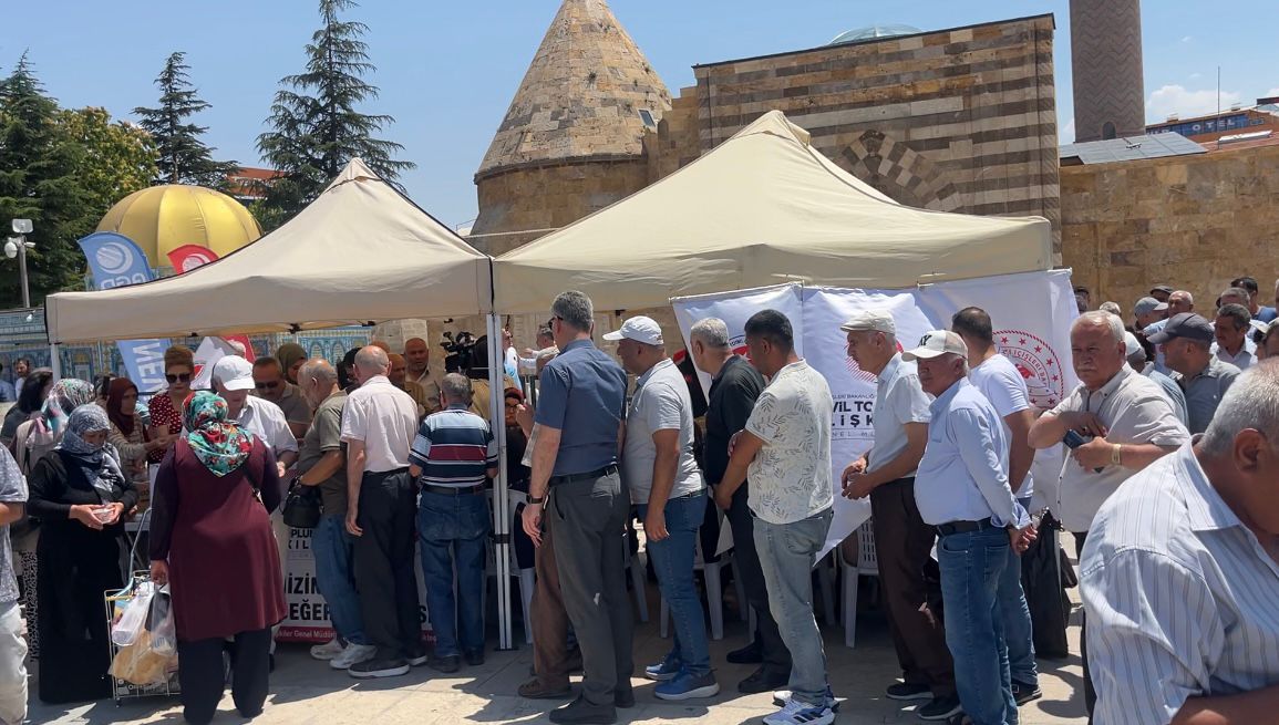 Kırşehir’de Şehide Vefa Aşuresi (2)