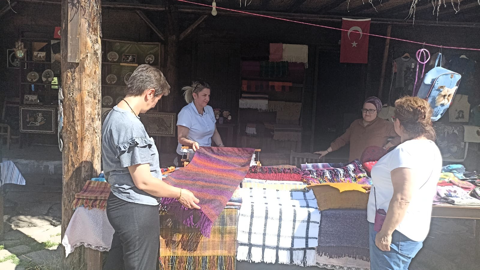 Kırşehir’in Dokuma Mirası Altınköy’de Göz Kamaştırıyor3