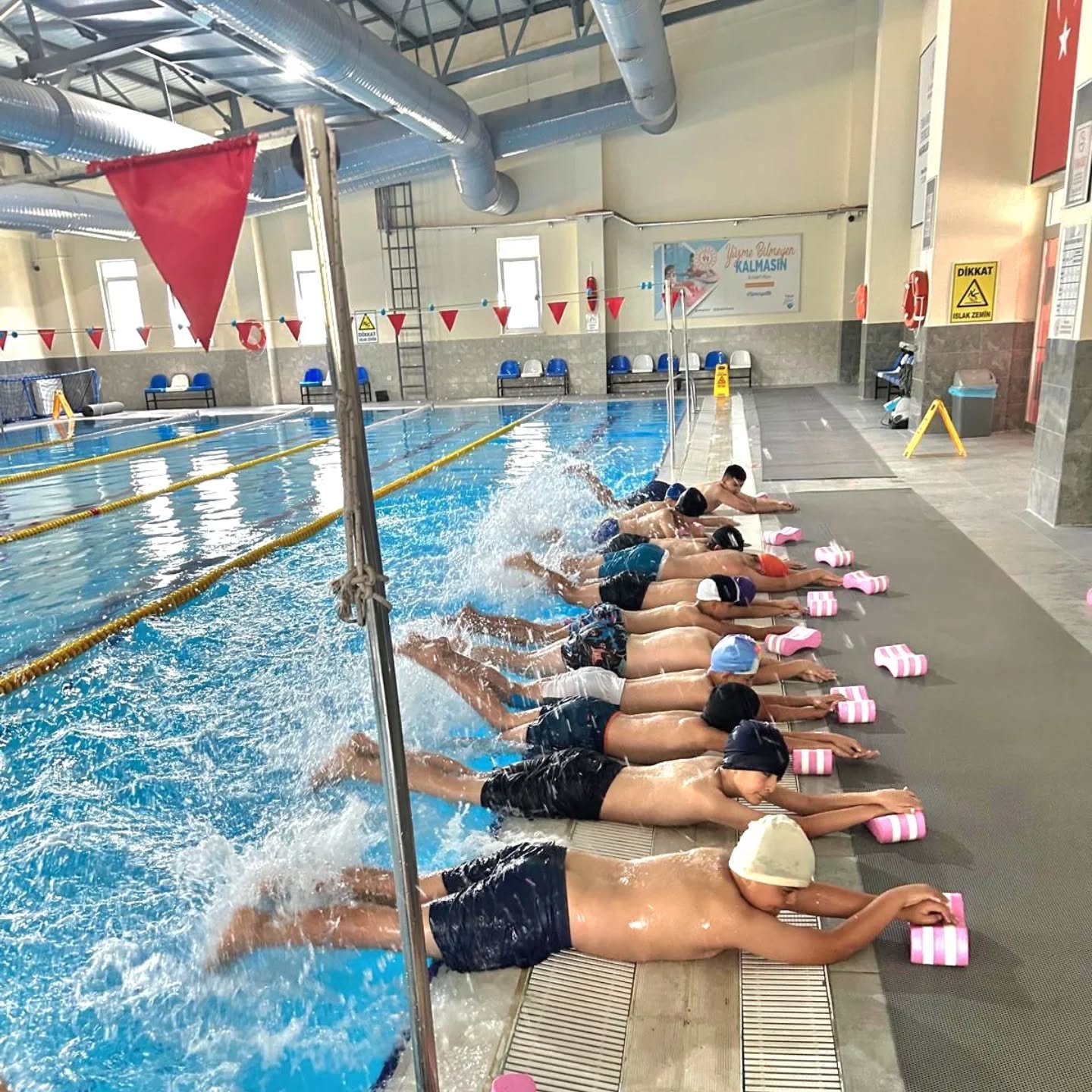 Kırşehir’in Şampiyon Yüzücüleri Yetişiyor