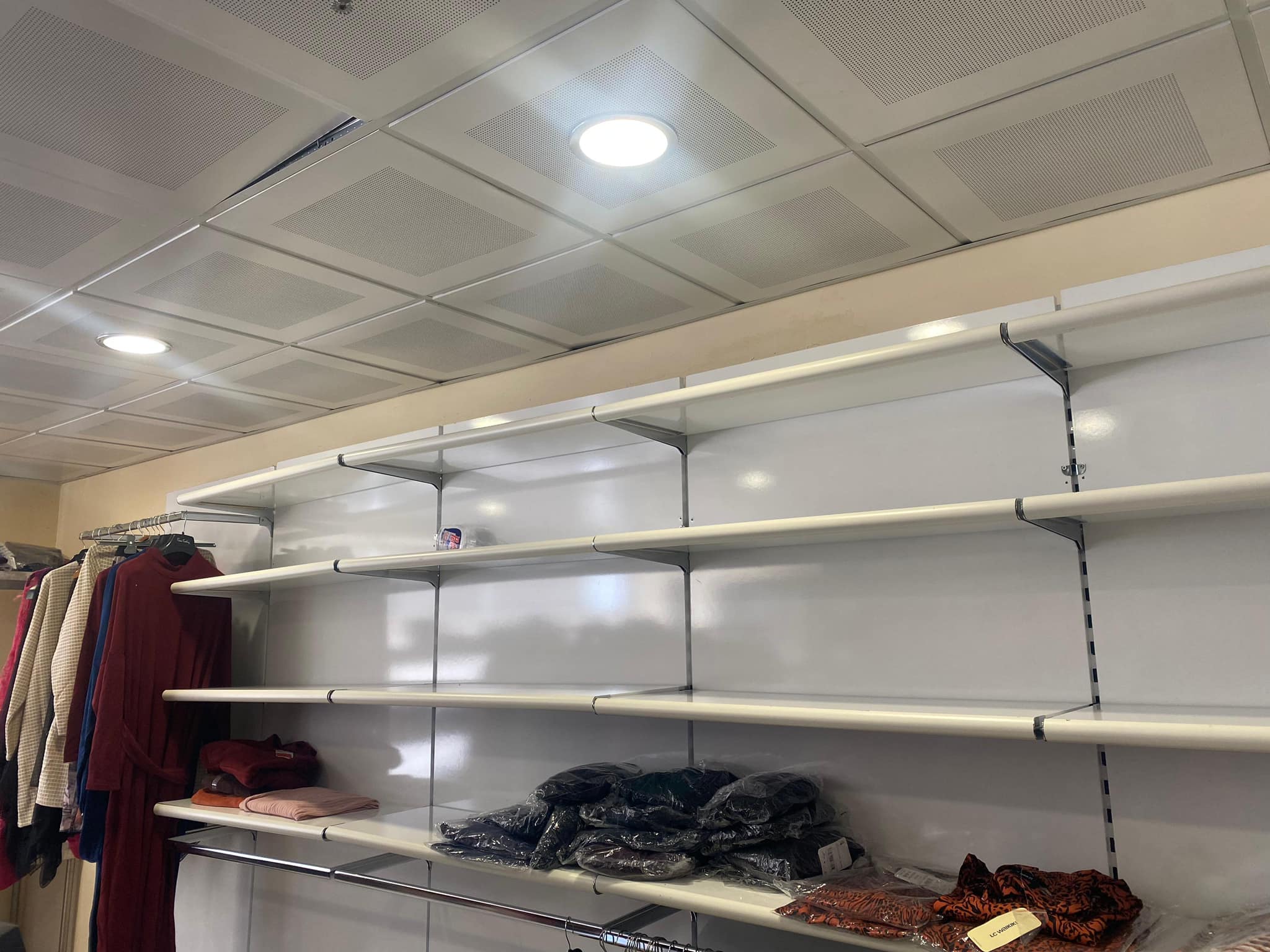 Kızılay Butiği Rafları Boşaldı 3