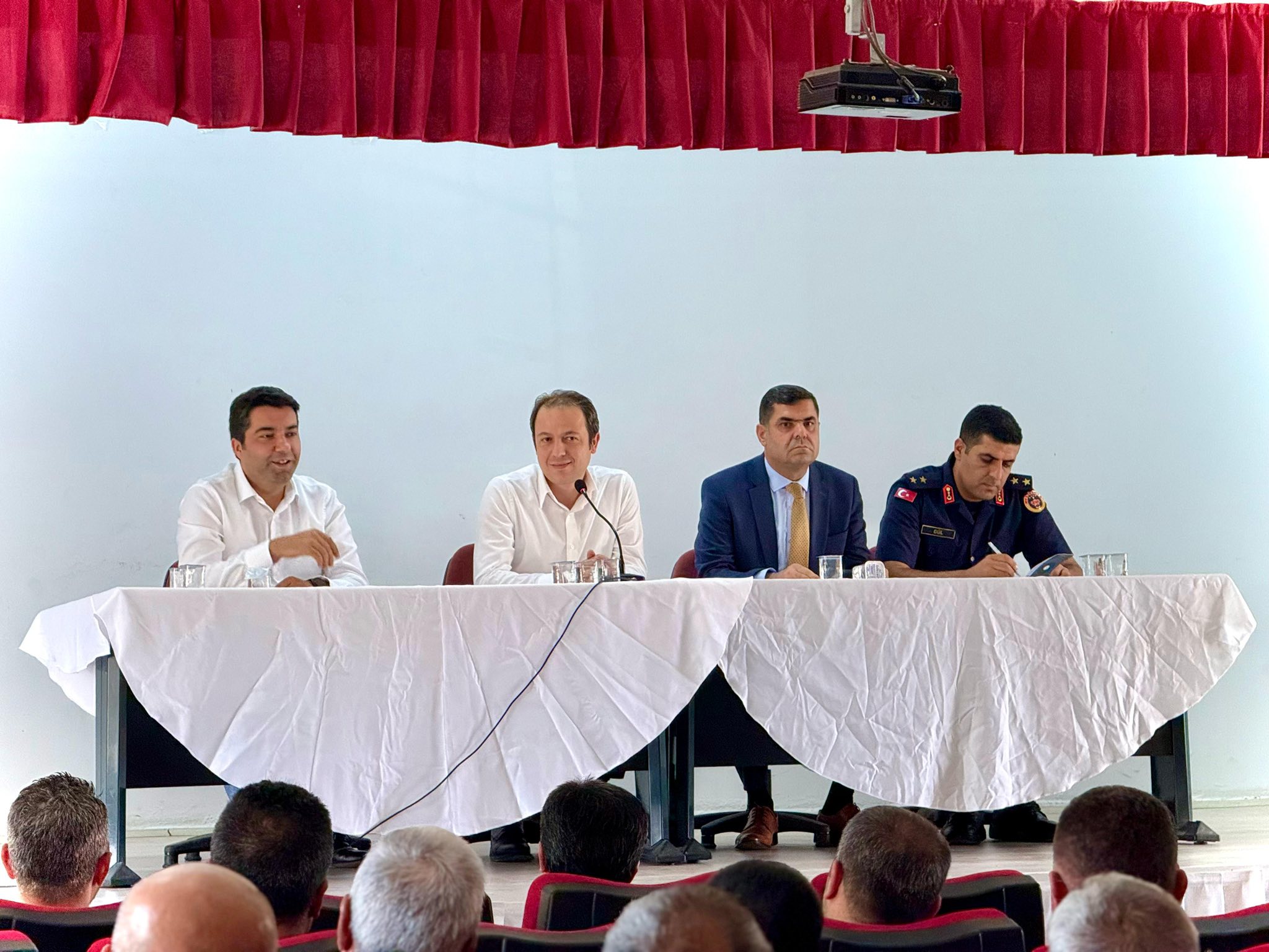 Muhtarlarla Çözüm Için Buluşuldu (1)