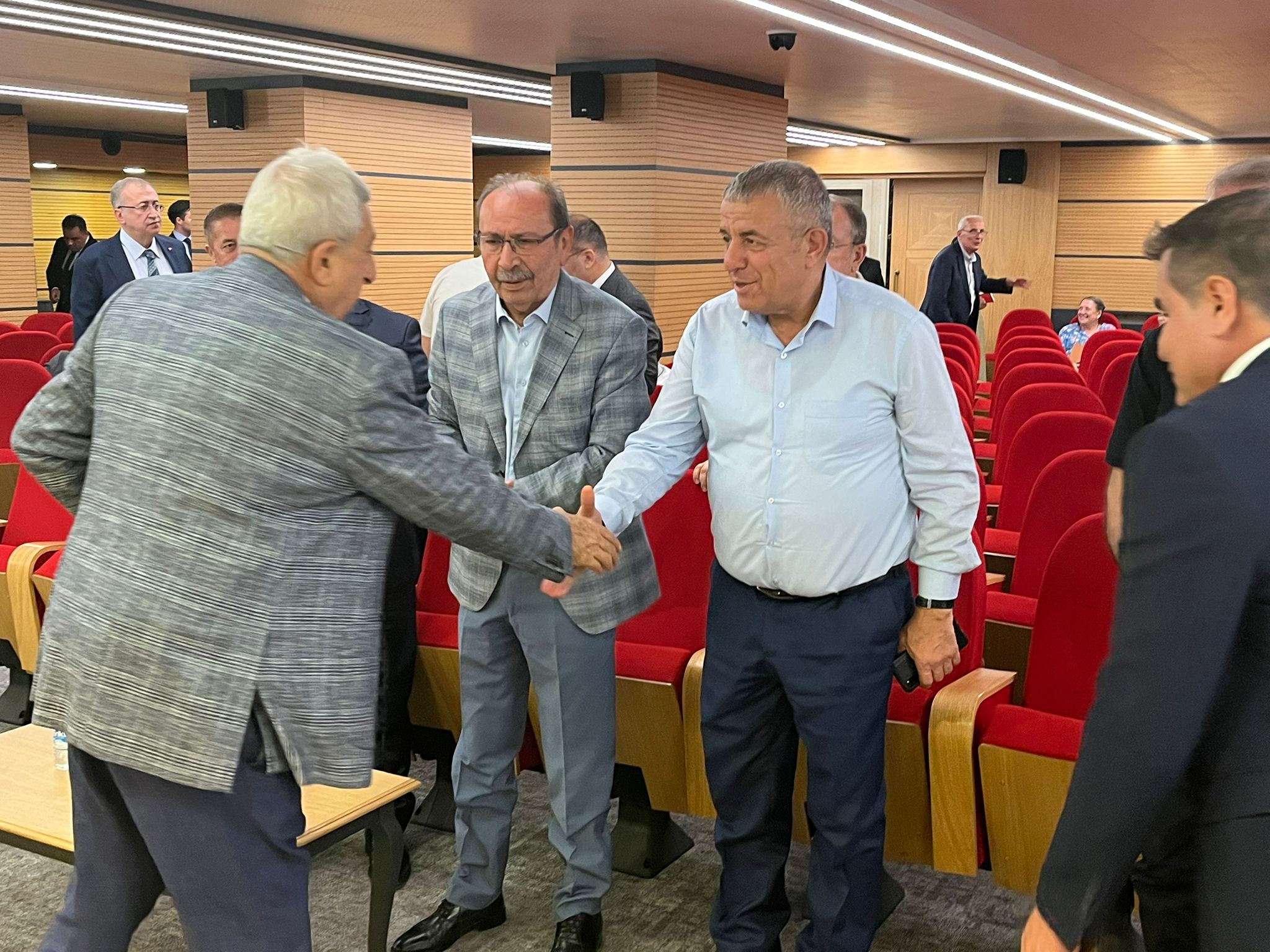 Öztürk, Tesk Zirvesinde Ahi Esnafının Taleplerini Sundu1