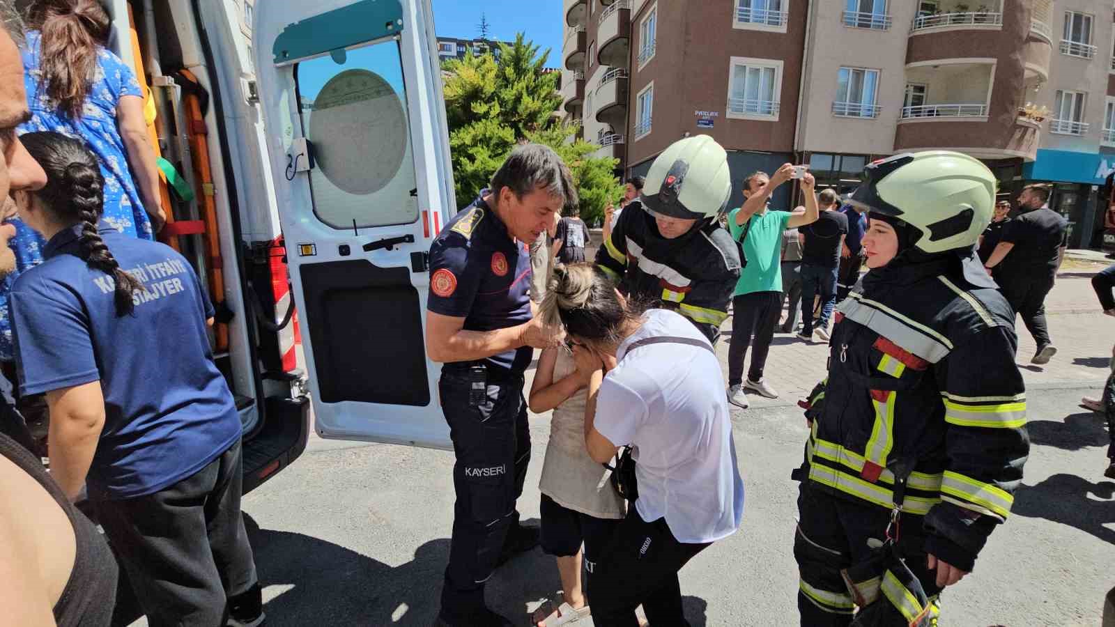 14 Katlı Binadaki Yangın Söndürüldü1