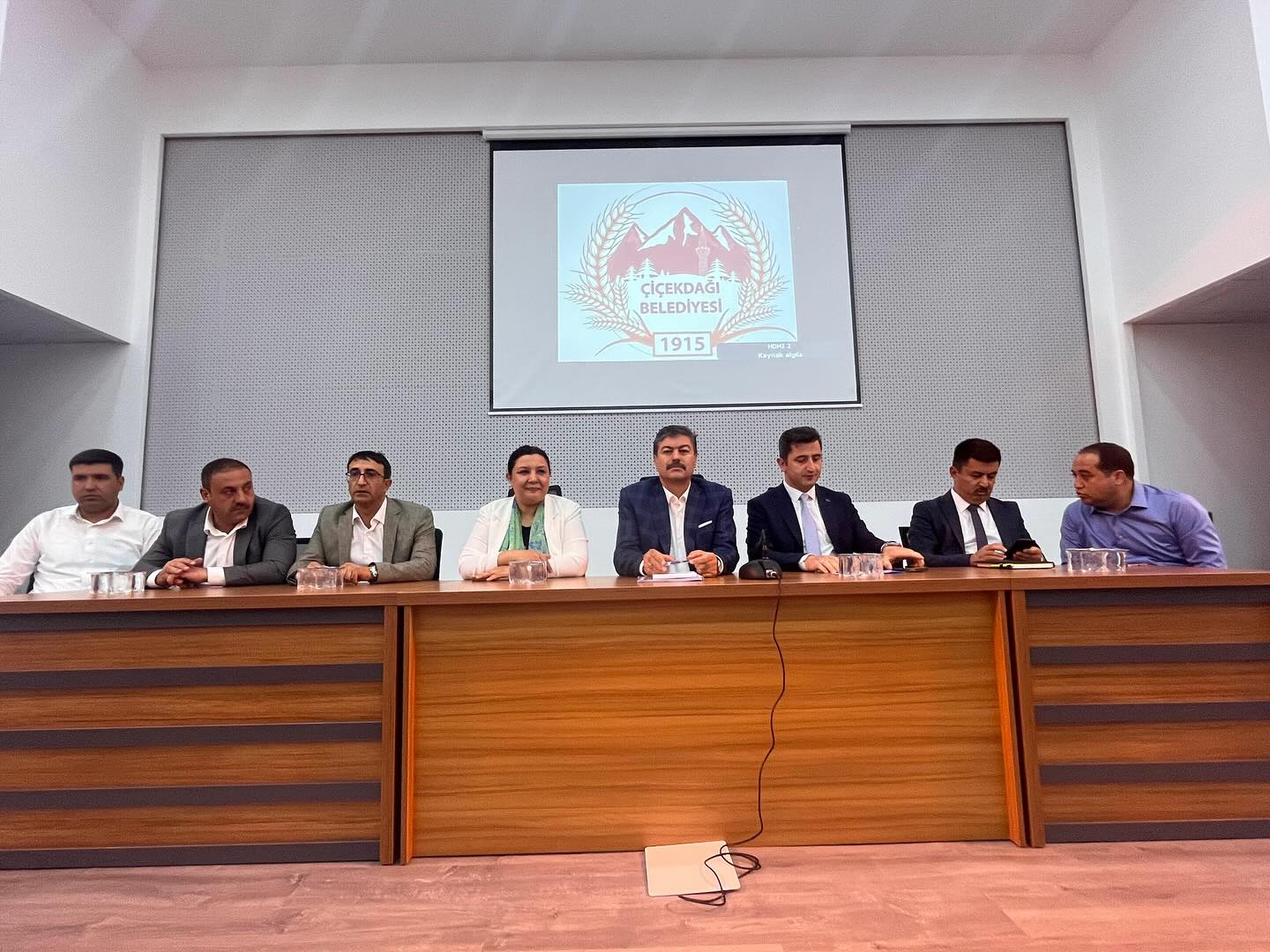 Ak Parti Milletvekili Erkan, Çiçekdağı’nda Çalışmaları Inceledi 3