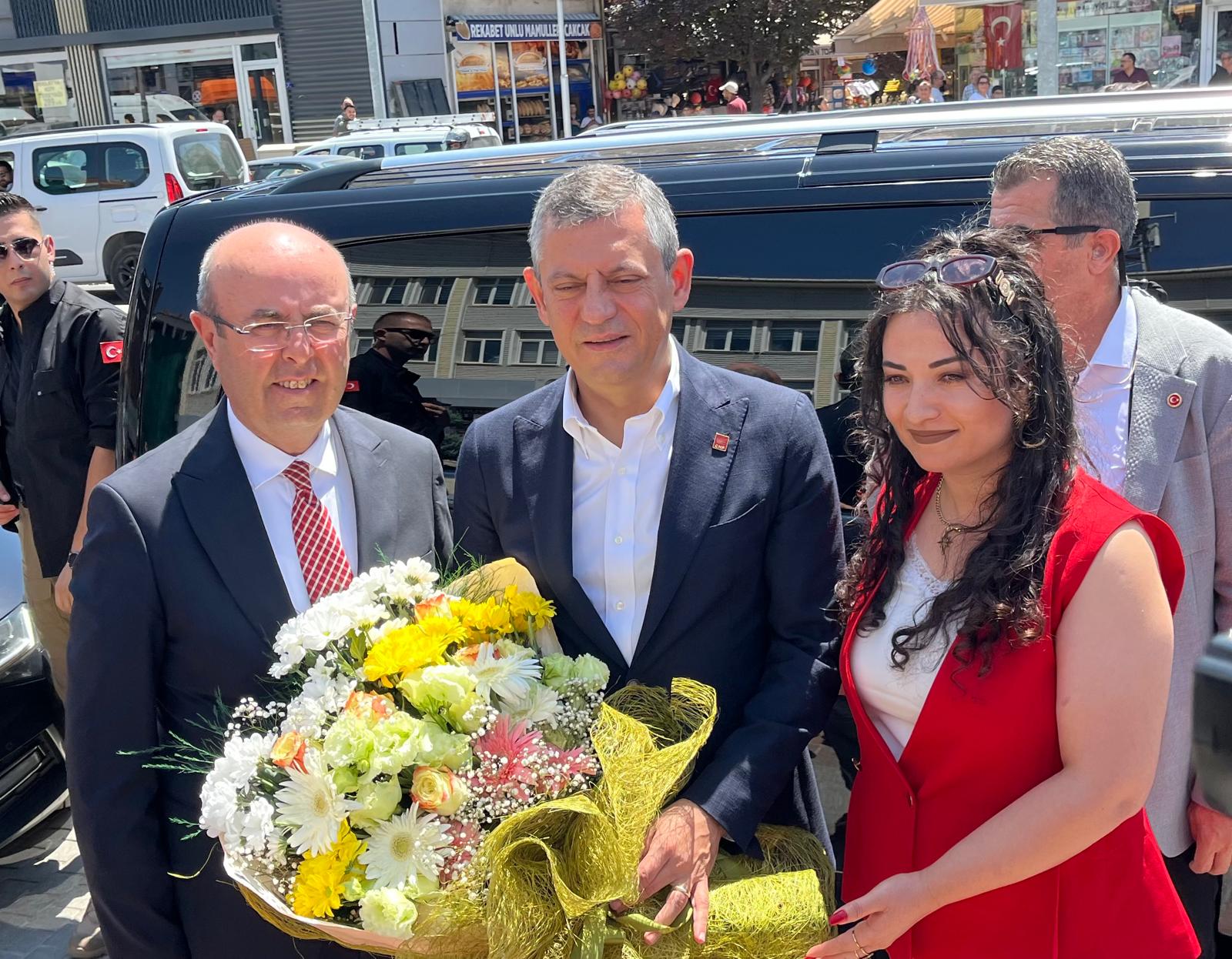Chp Lideri Özel, Emeklilerle Bir Araya Geldi (2)