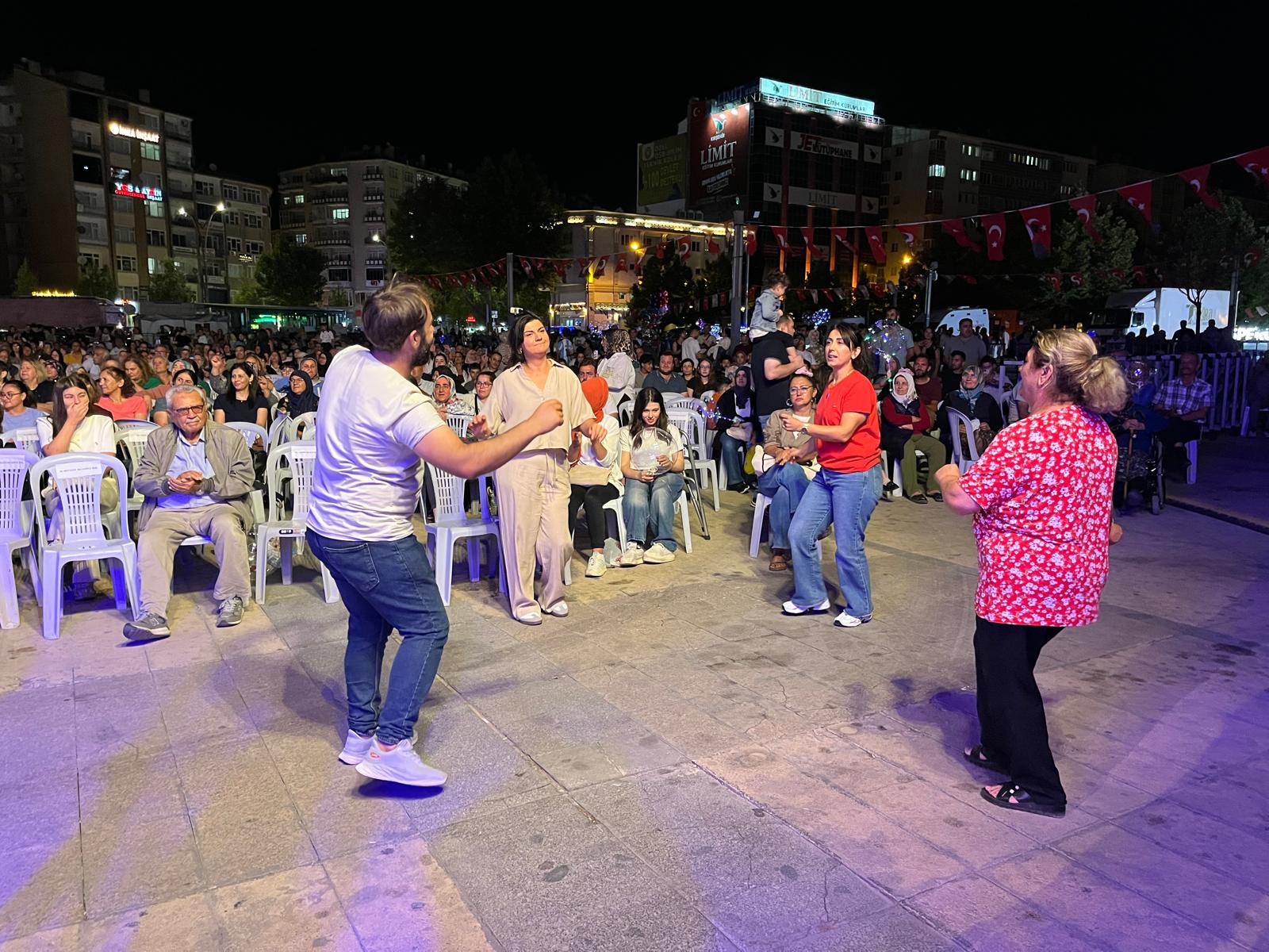 Ertaş’ın Ruhu Cacabey Meydanı’nda (4)
