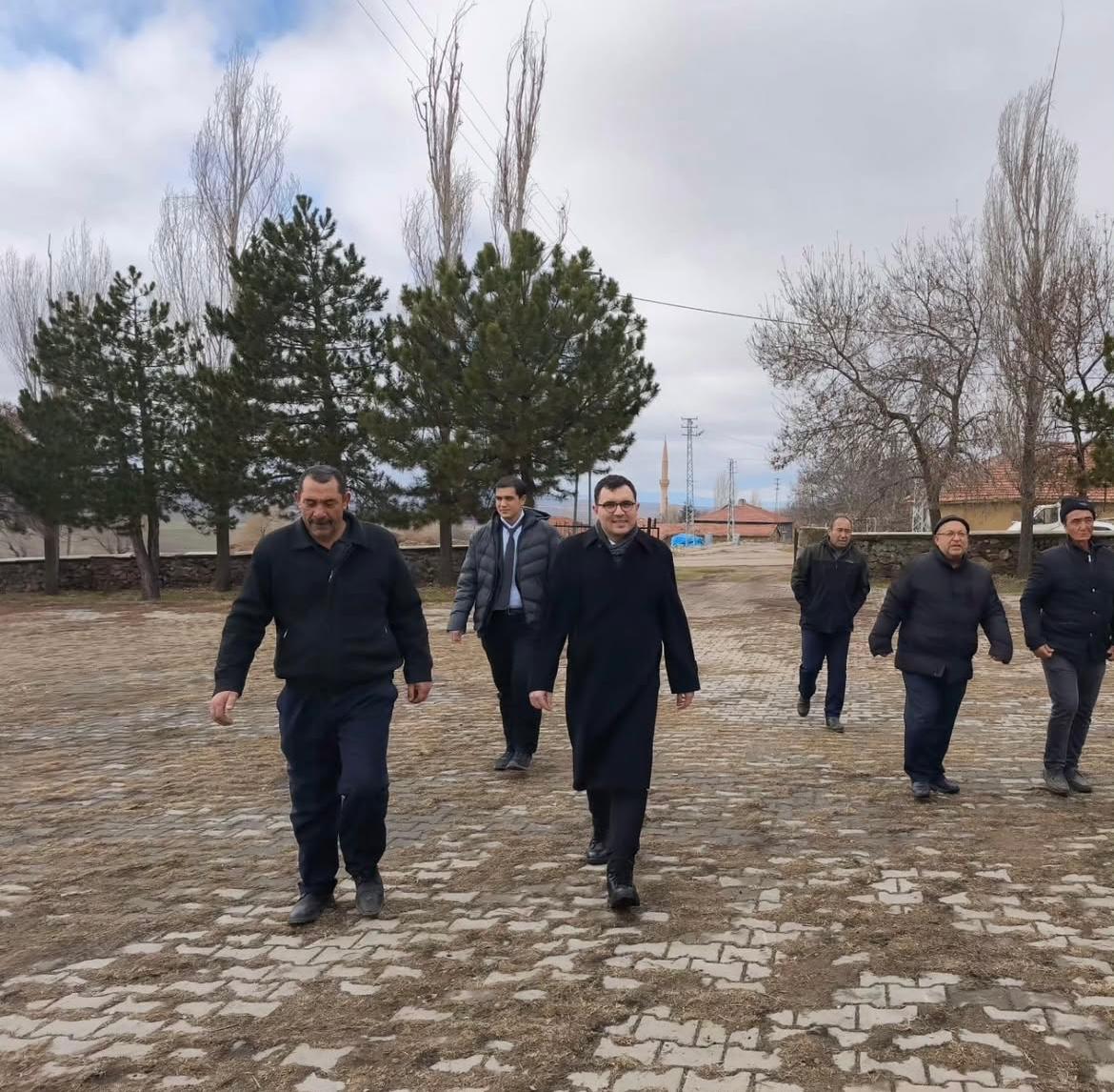 Görev Süresi Doldu, Ilçe Halkından Helallik Istedi (2)