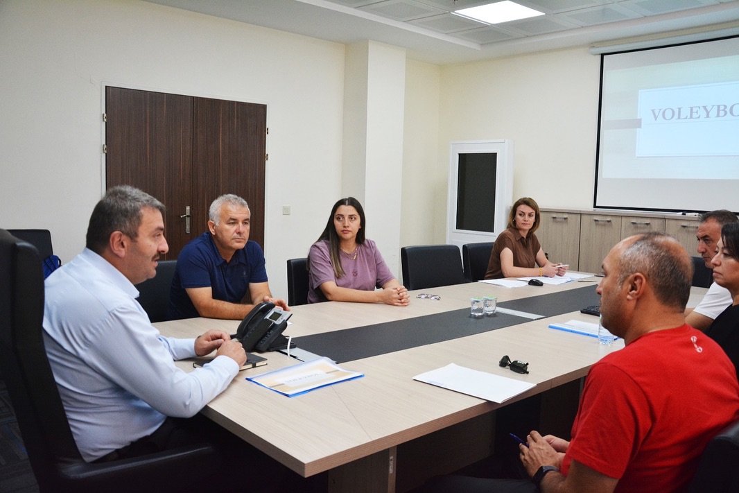 İl Müdürümüz Yasin Çakmakçı Başkanlığında Voleybol Branş Değerlendirme Toplantısı Gerçekleştirdi (4)