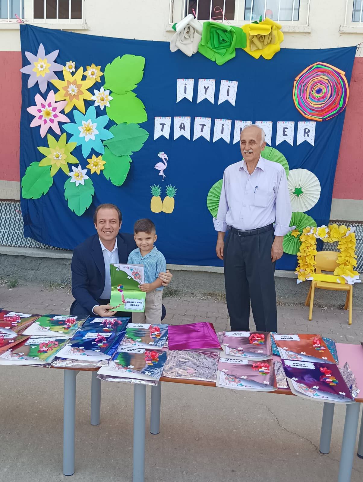 Kaymakam Tok, Minik Öğrencilerle Bir Araya Geldi 1