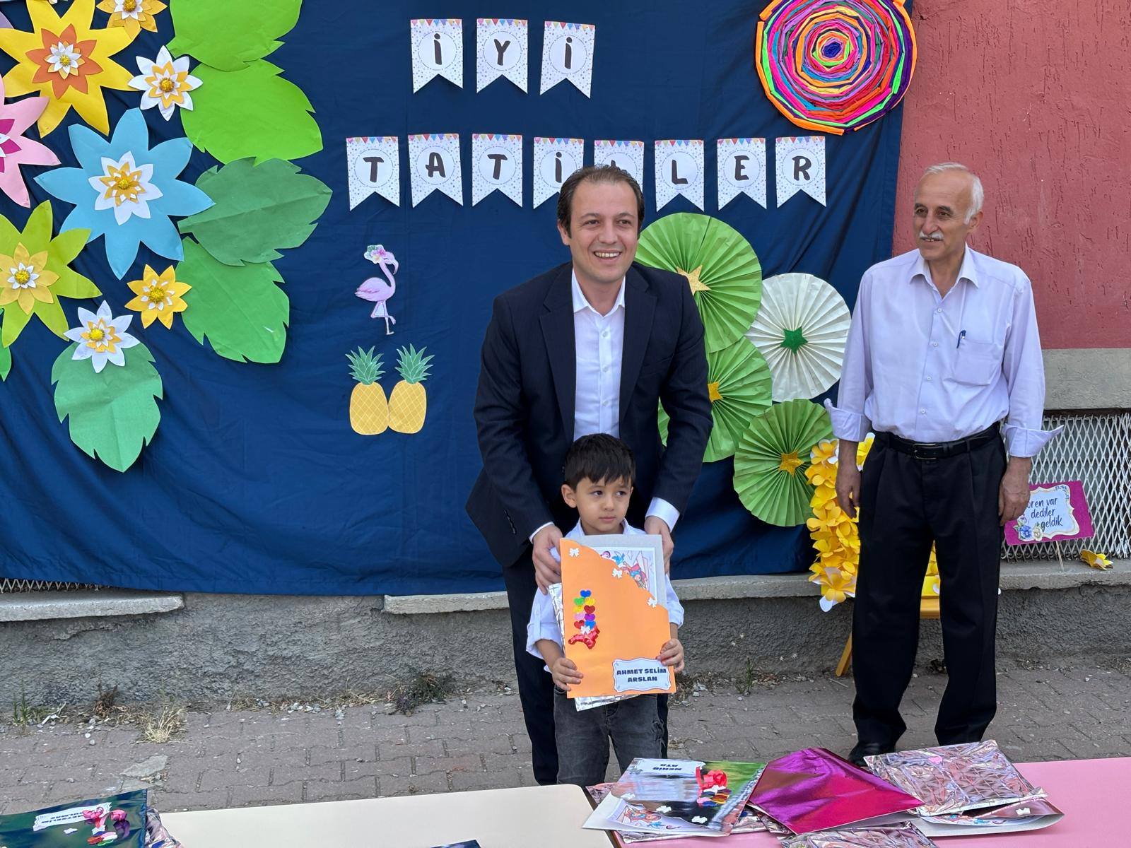 Kaymakam Tok, Minik Öğrencilerle Bir Araya Geldi 4