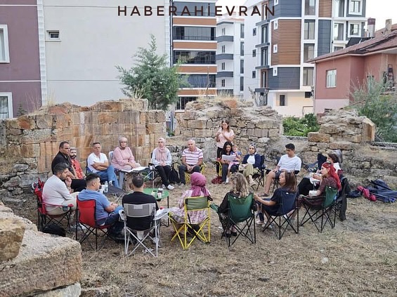 Kırşehir’de Kitap Ve Kültür Derneği’nden Tarihî Mekânda Anlamlı Söyleşi ❗️Kırşehir Kitap Ve Kült