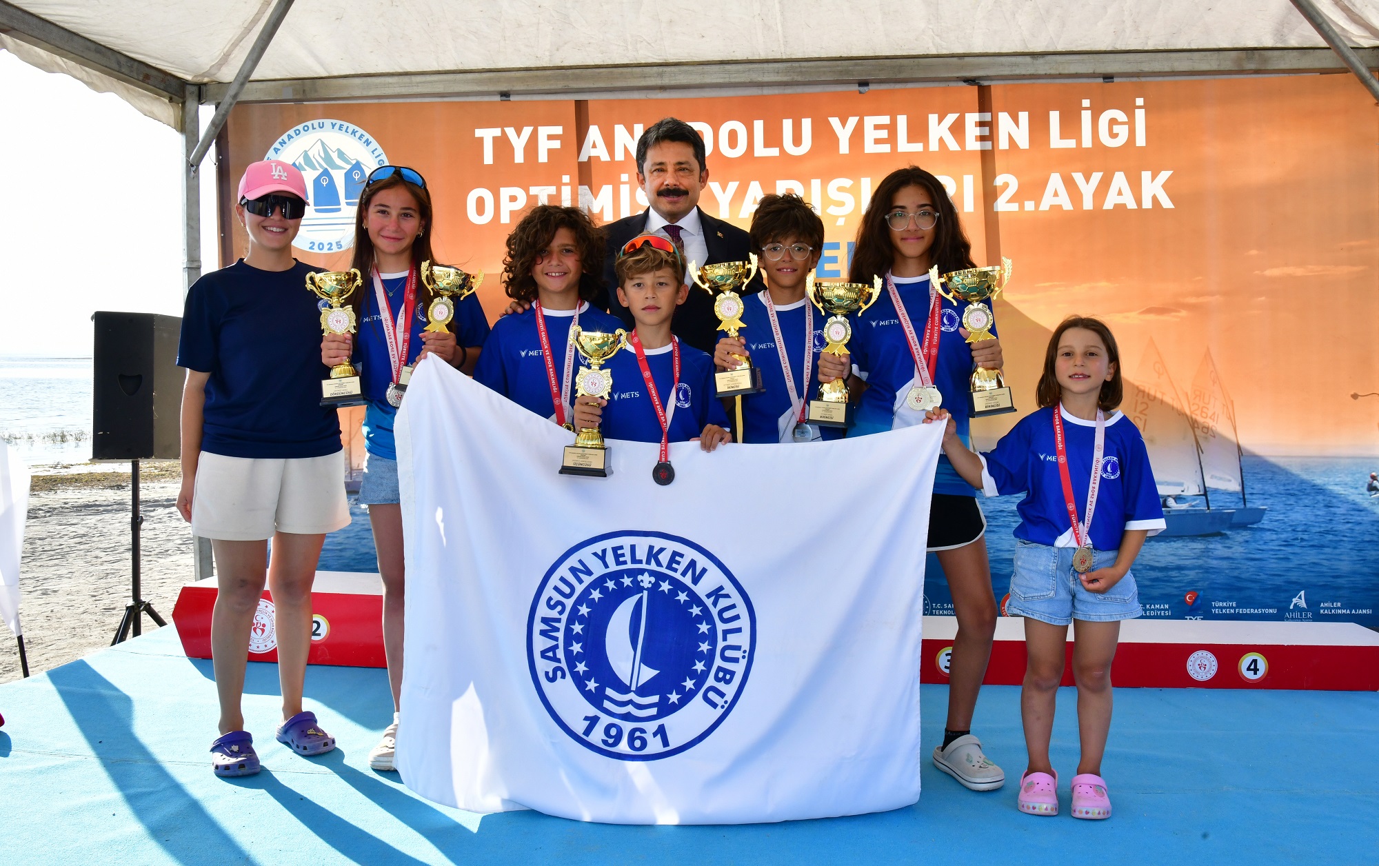 Kırşehir’de Rüzgarın Gücüyle Yarıştılar (10)