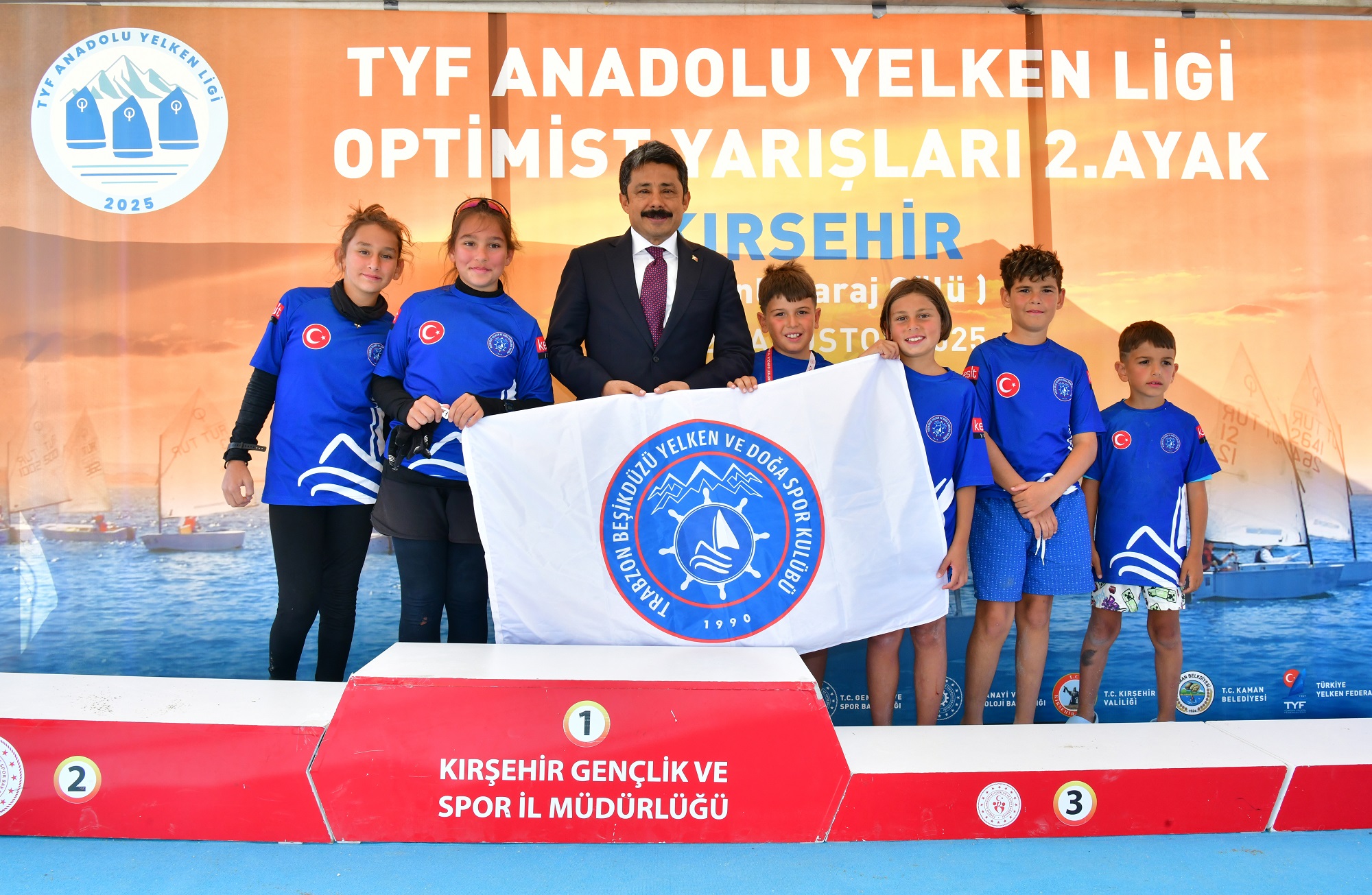Kırşehir’de Rüzgarın Gücüyle Yarıştılar (12)