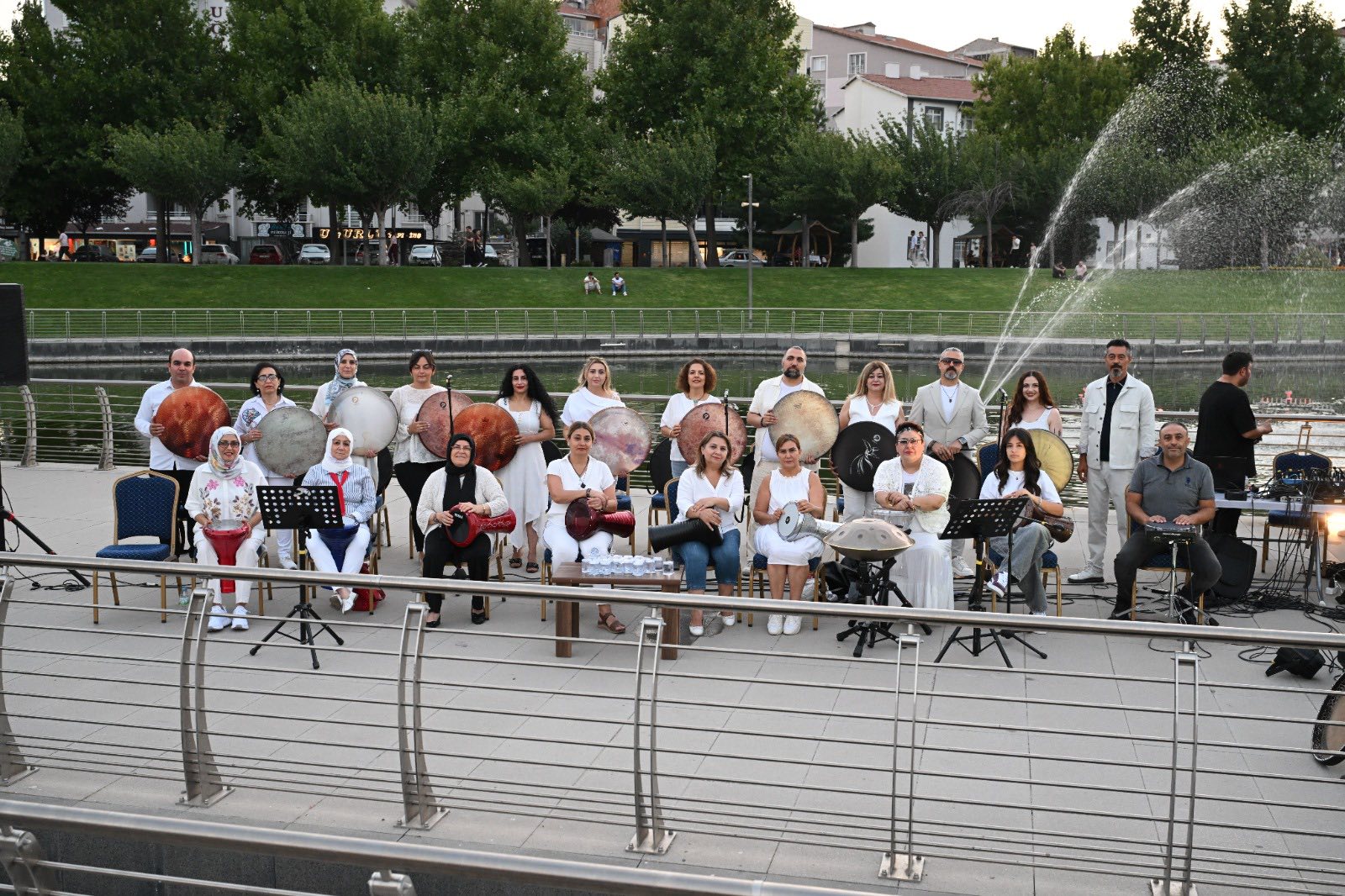 Kırşehir’de Yaz Akşamı Kent Parkı Sallandı 1