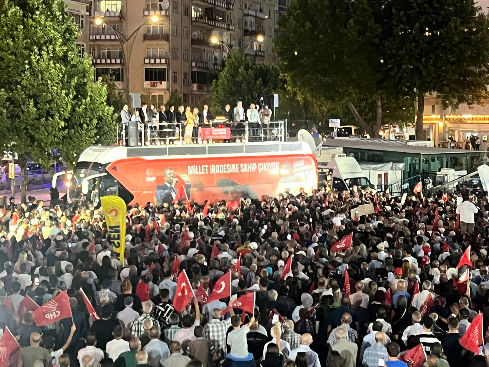 Özel, Ertaş'tan Sözleriyle Kürsüye Çıktı, Kırşehir'e Halkına Seslendi4