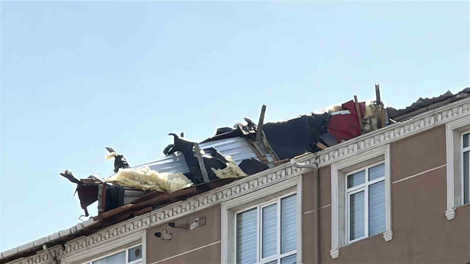 Rüzgar Çatı Uçurdu1