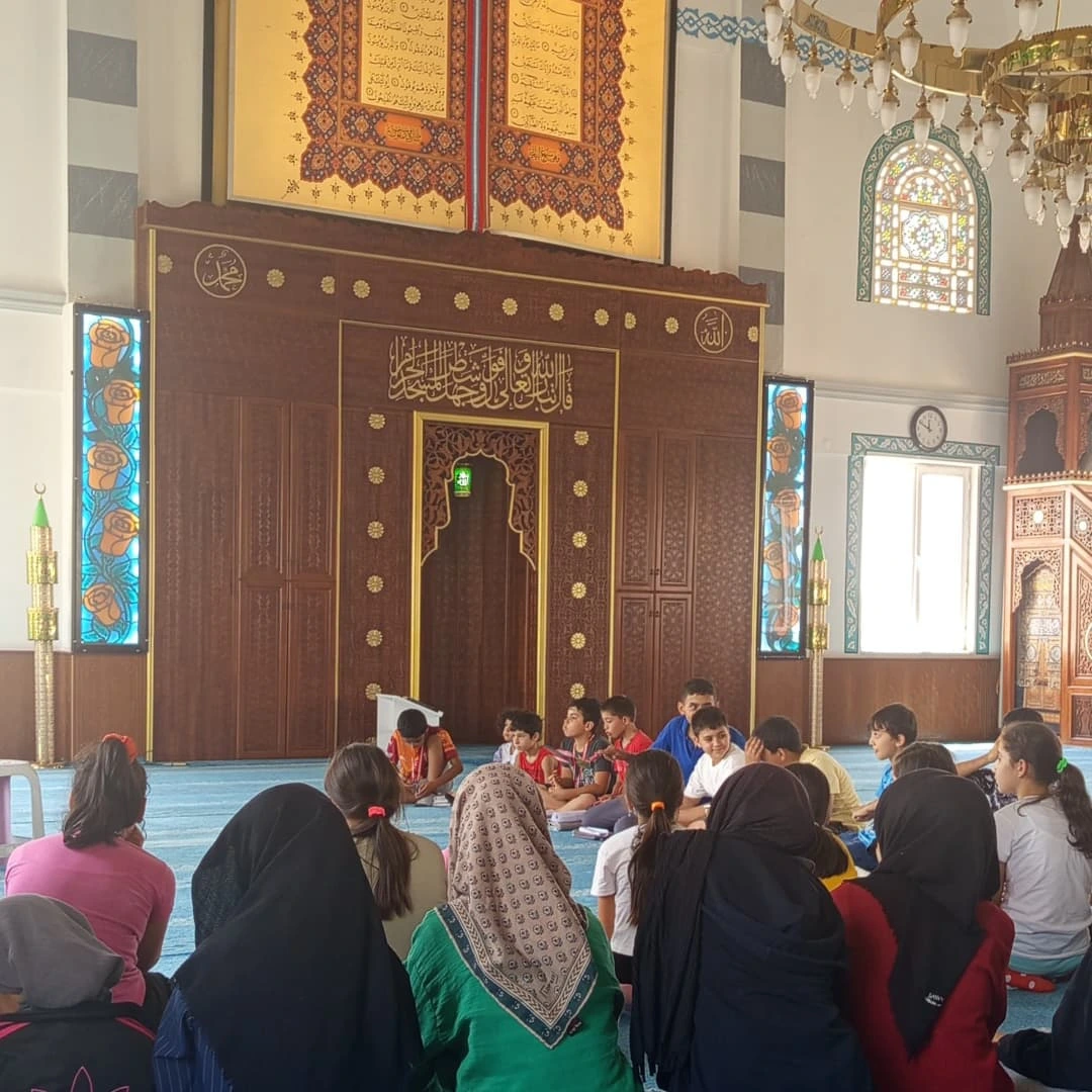 Şehrimizde Bulunan Buhara Ve Taşlık Camii Kur'an Kursu’ndaki Öğrencileri Ziyaret Ederek Hediyel (2)