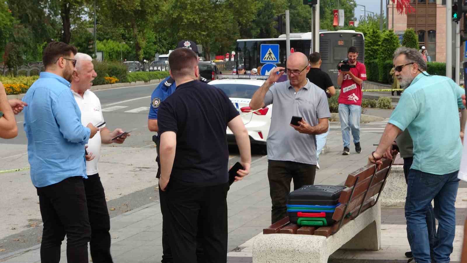 Yol Kenarında Bulunan Valiz Polisi Harekete Geçirdi1