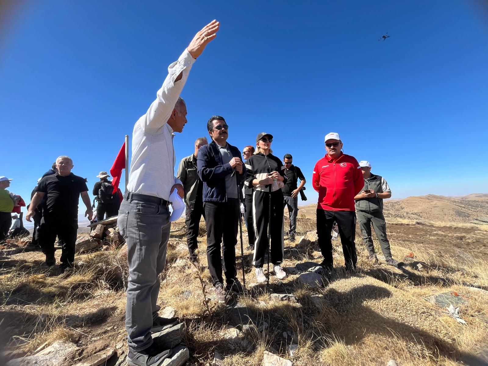 40 Saz Ile Bin 840 Metrede Neşet Ertaş Anıldı (8)